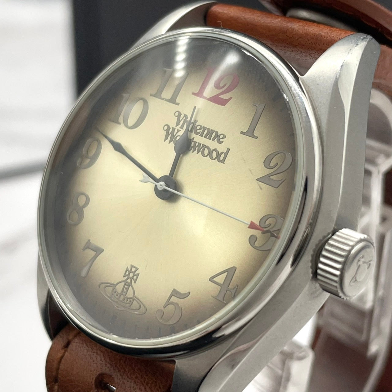 電池交換済/稼働ヴィヴィアンウエストウッド 腕時計 メンズ ゴールド文字盤 レザーベルト ブラウン オーブ アナログ クオーツ クラシック ヴィンテージ Vivienne Westwood VV012TN ヘリテージ G3