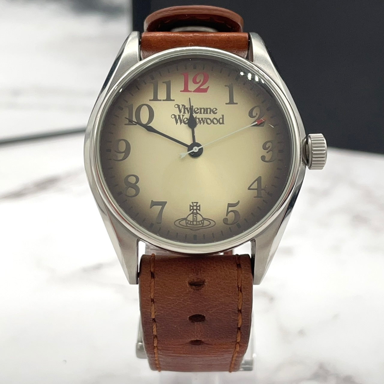 電池交換済/稼働ヴィヴィアンウエストウッド 腕時計 メンズ ゴールド文字盤 レザーベルト ブラウン オーブ アナログ クオーツ クラシック ヴィンテージ Vivienne Westwood VV012TN ヘリテージ G3