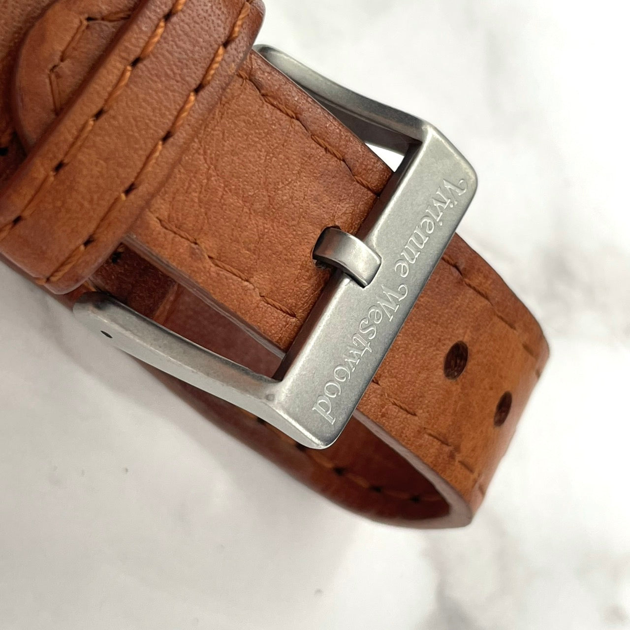 電池交換済/稼働ヴィヴィアンウエストウッド 腕時計 メンズ ゴールド文字盤 レザーベルト ブラウン オーブ アナログ クオーツ クラシック ヴィンテージ Vivienne Westwood VV012TN ヘリテージ G3