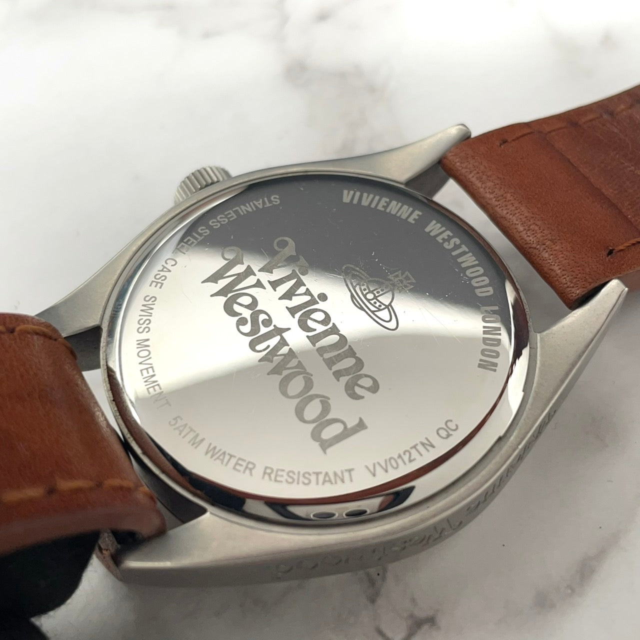電池交換済/稼働ヴィヴィアンウエストウッド 腕時計 メンズ ゴールド文字盤 レザーベルト ブラウン オーブ アナログ クオーツ クラシック ヴィンテージ Vivienne Westwood VV012TN ヘリテージ G3