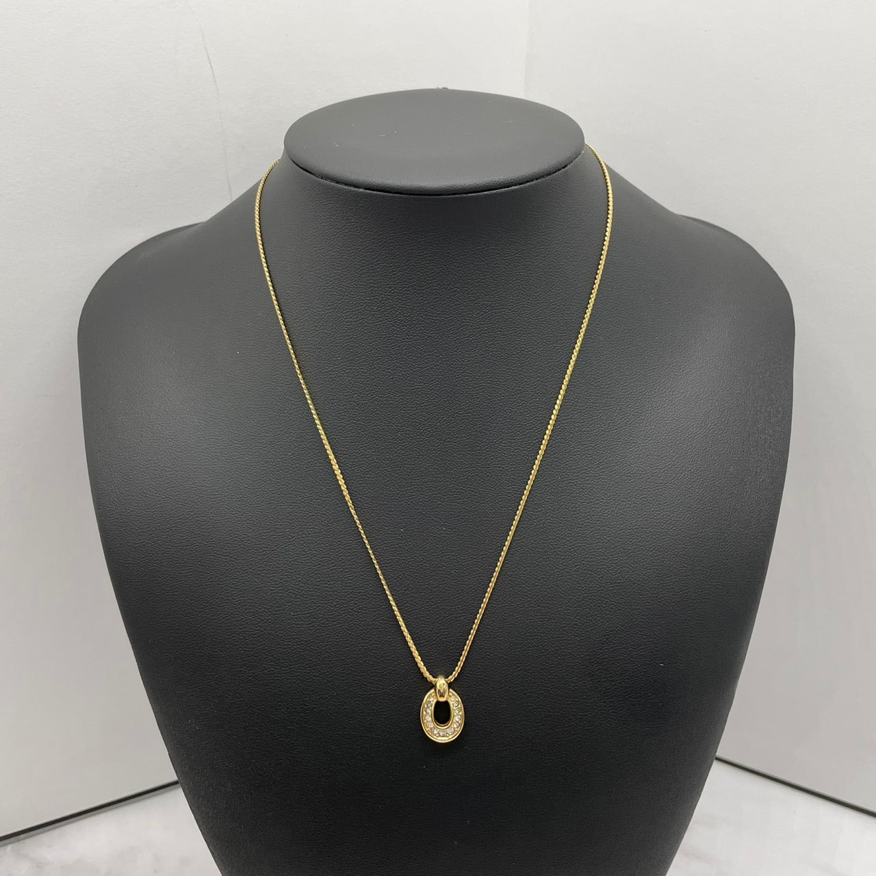 美品 Christian Dior クリスチャンディオール ヴィンテージ ネックレス ラインストーン ペンダント ゴールドカラー アジャスター CDロゴ ジュエリー アクセサリー I1