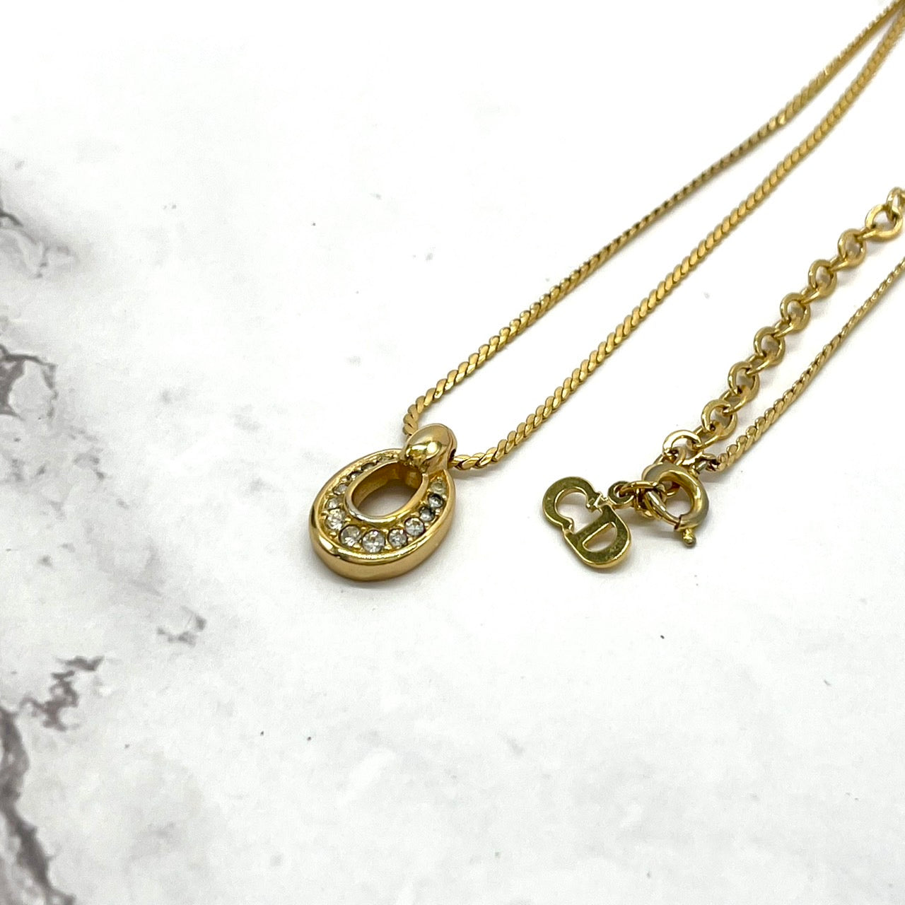 美品 Christian Dior クリスチャンディオール ヴィンテージ ネックレス ラインストーン ペンダント ゴールドカラー アジャスター CDロゴ ジュエリー アクセサリー I1