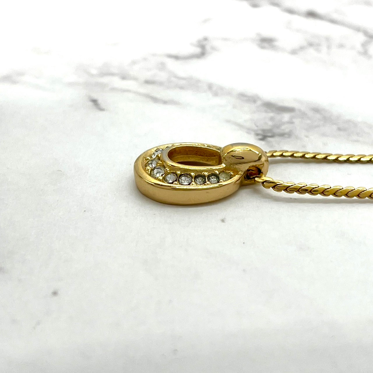 美品 Christian Dior クリスチャンディオール ヴィンテージ ネックレス ラインストーン ペンダント ゴールドカラー アジャスター CDロゴ ジュエリー アクセサリー I1