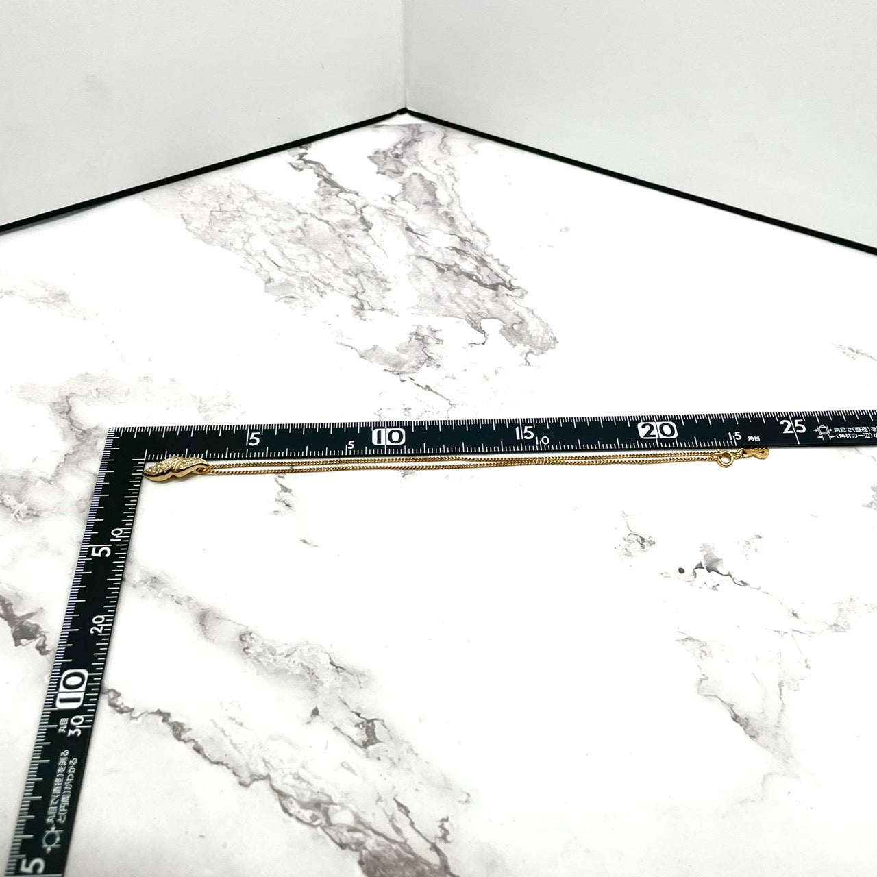 美品 Christian Dior クリスチャンディオール ヴィンテージ ネックレス ラインストーン ツイストモチーフ ペンダント ゴールドカラー CDロゴ ジュエリー アクセサリー レディース I1