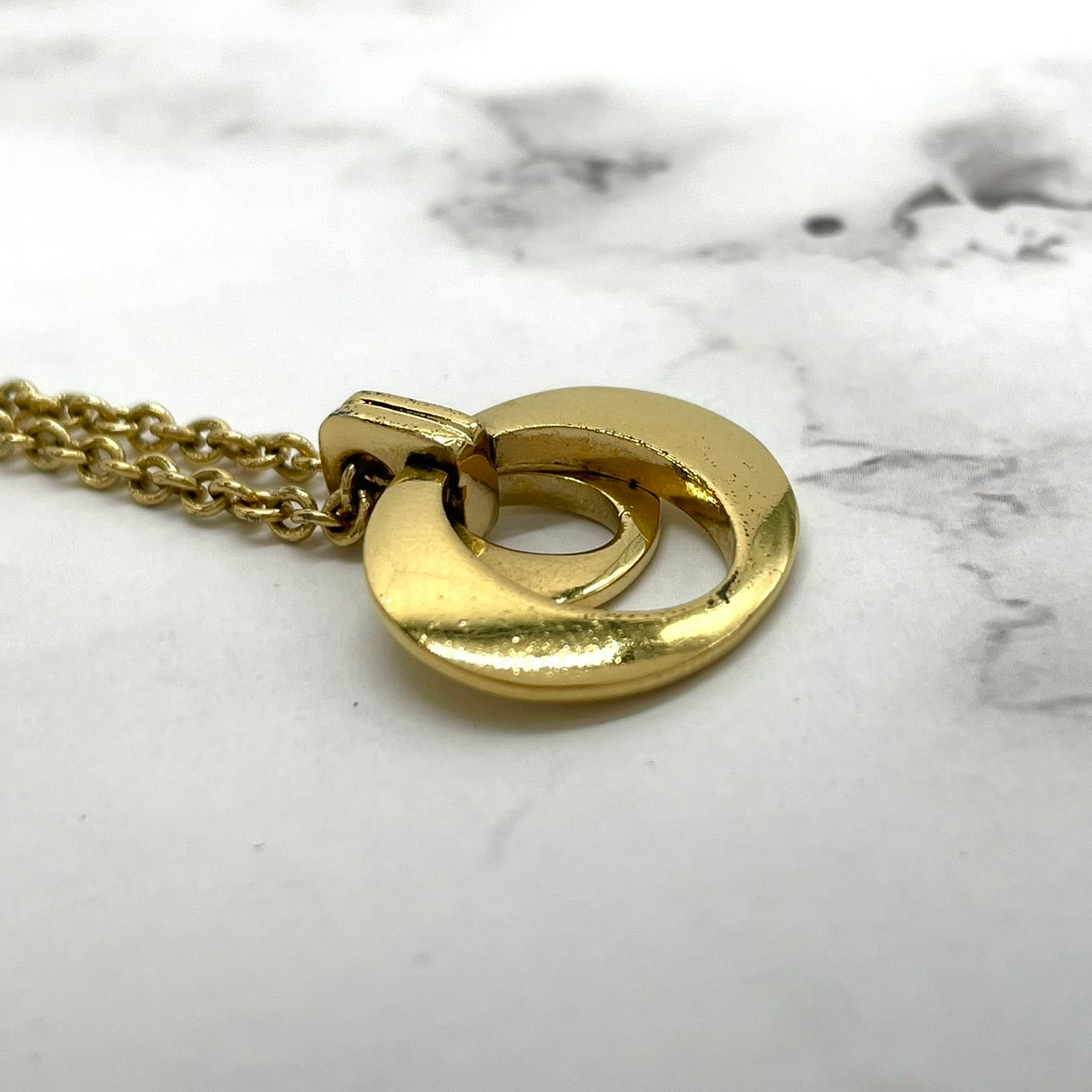 美品 Christian Dior クリスチャンディオール ヴィンテージ ネックレス ダブルサークル CDロゴ アジャスター ペンダント ゴールドカラー アクセサリー ジュエリー レディース I1