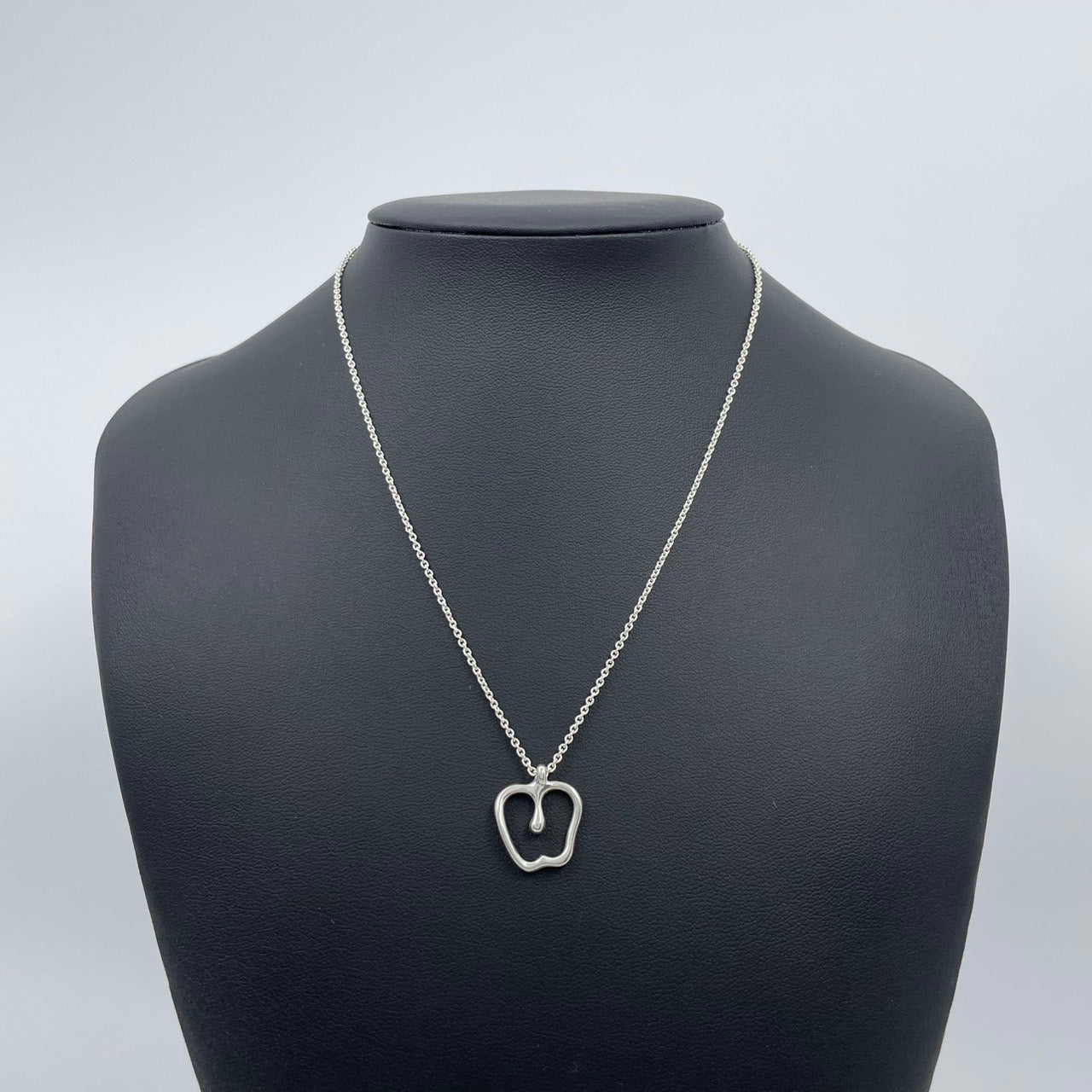 美品 TIFFANY & Co. ティファニー ネックレス アップル エルサ・ペレッティ シルバー SV925 りんごモチーフ ペンダント ヴィンテージ ジュエリー アクセサリー レディース I1
