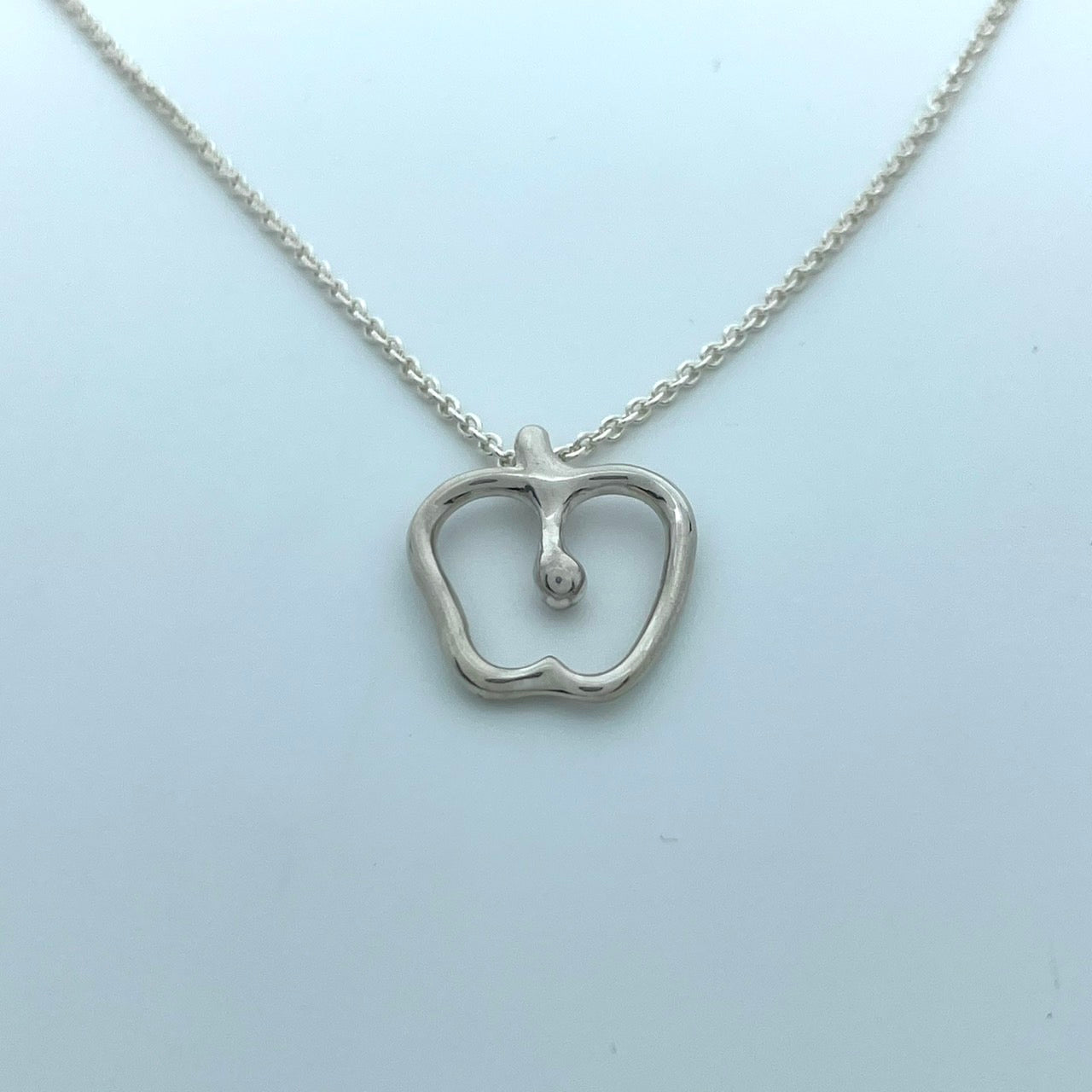 美品 TIFFANY & Co. ティファニー ネックレス アップル エルサ・ペレッティ シルバー SV925 りんごモチーフ ペンダント ヴィンテージ ジュエリー アクセサリー レディース I1