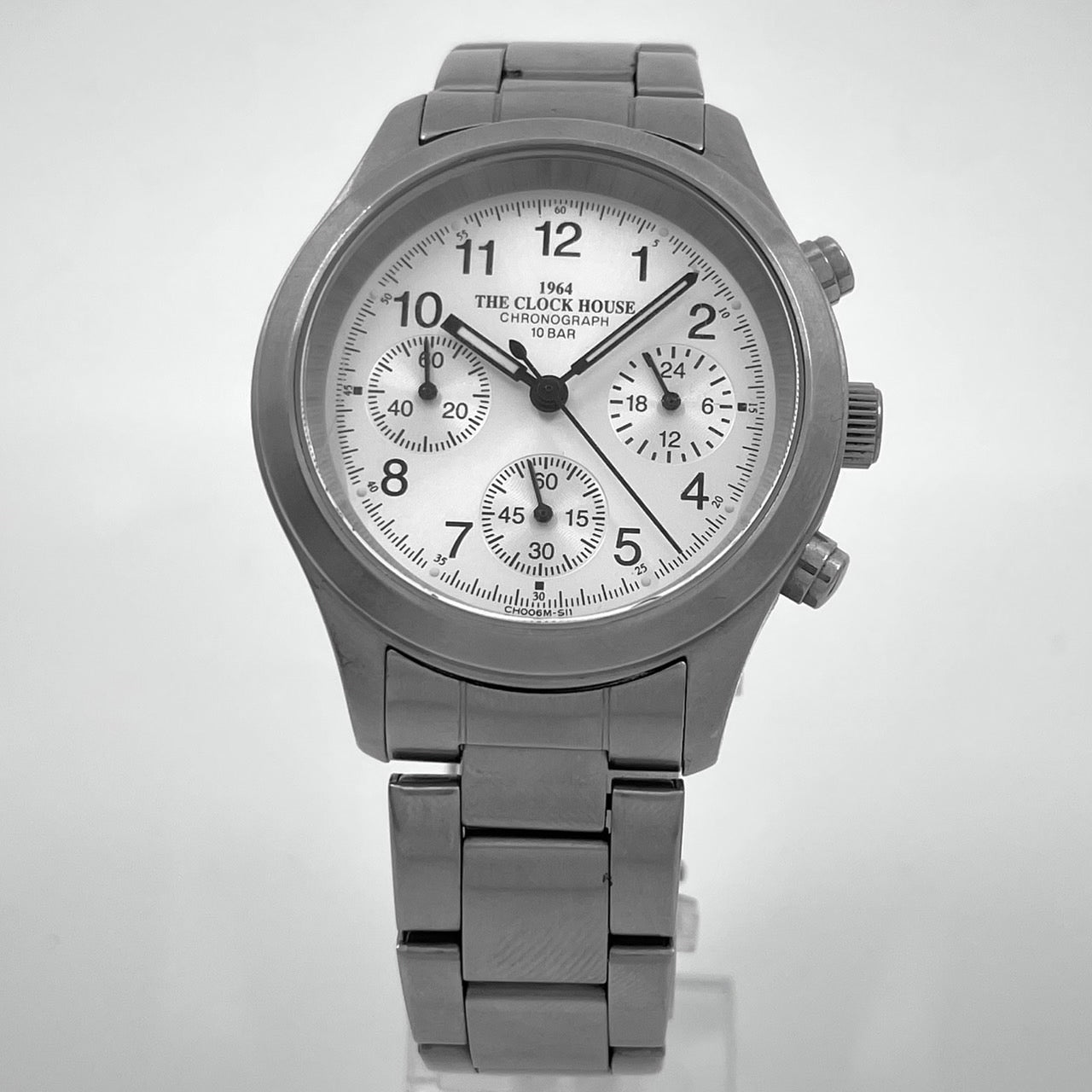 Authentic THE CLOCK HOUSE 1964 Chronograph Watch CH006M White Dial Quartz Mens