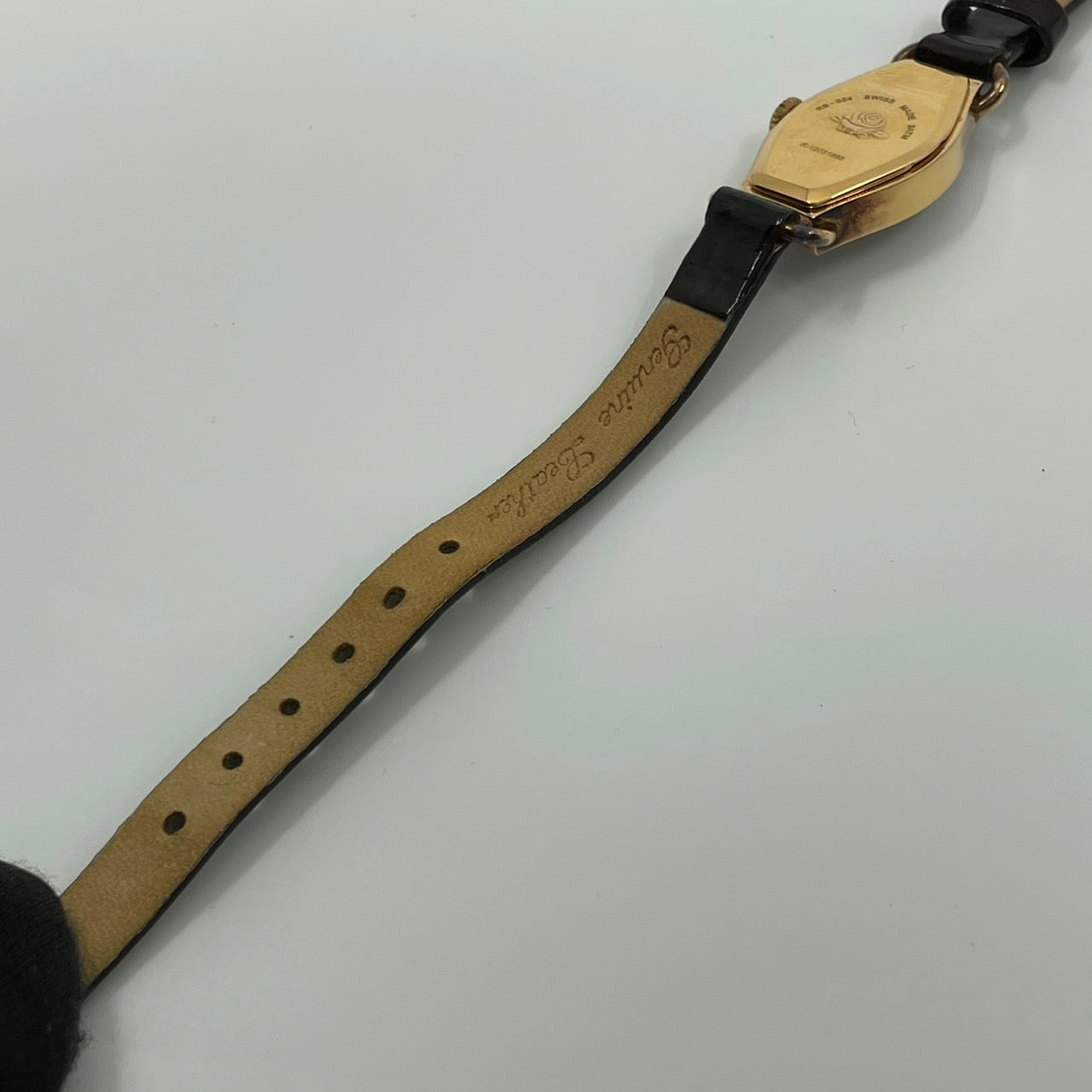 Authentic Rosemont RS-024 Ladies Watch Quartz Classic Tonneau Gold Swiss Made Rose