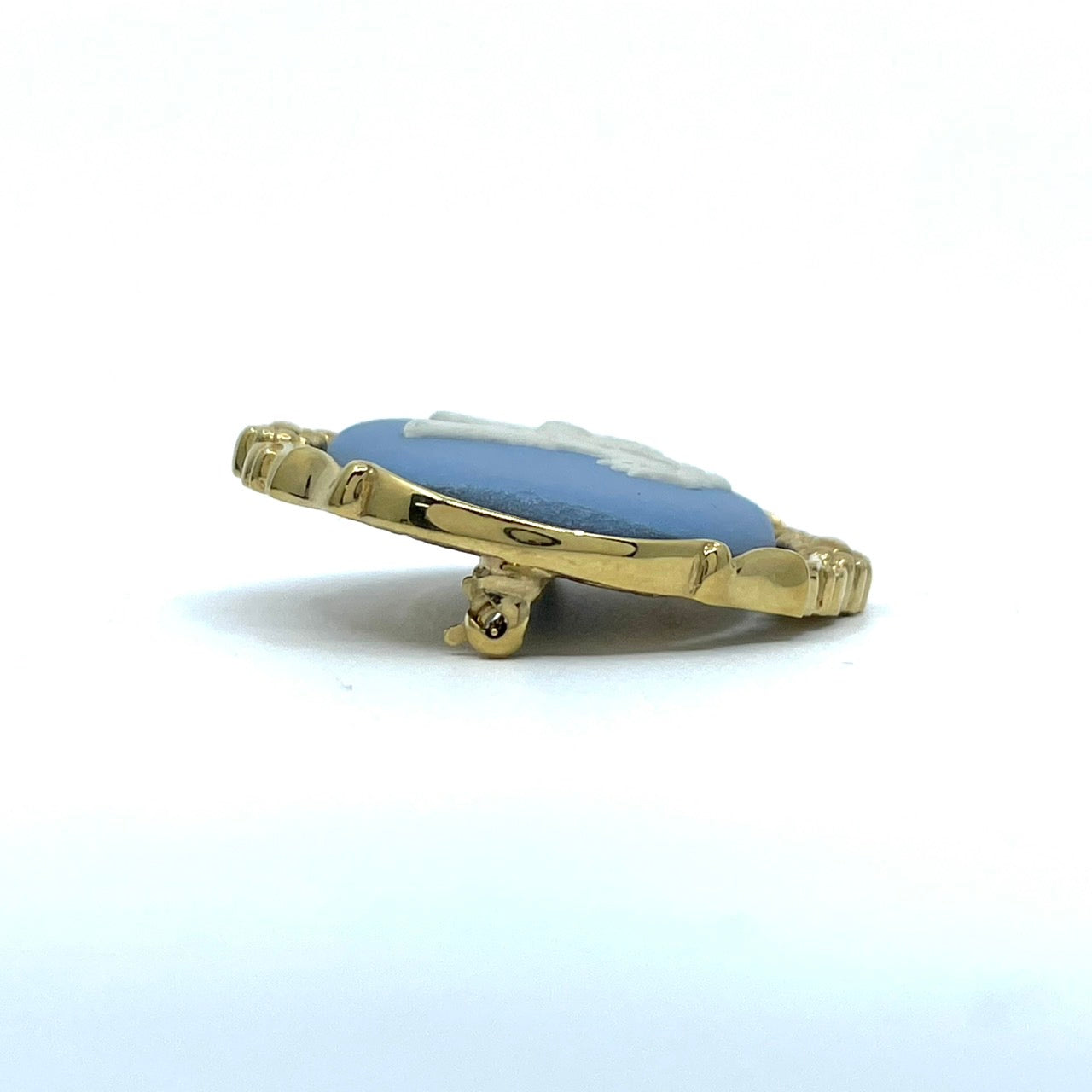 美品 WEDGWOOD ウェッジウッド ジャスパー ブルー ブローチ カメオ ゴールドフレーム ケース付き アクセサリー 正規品 I4