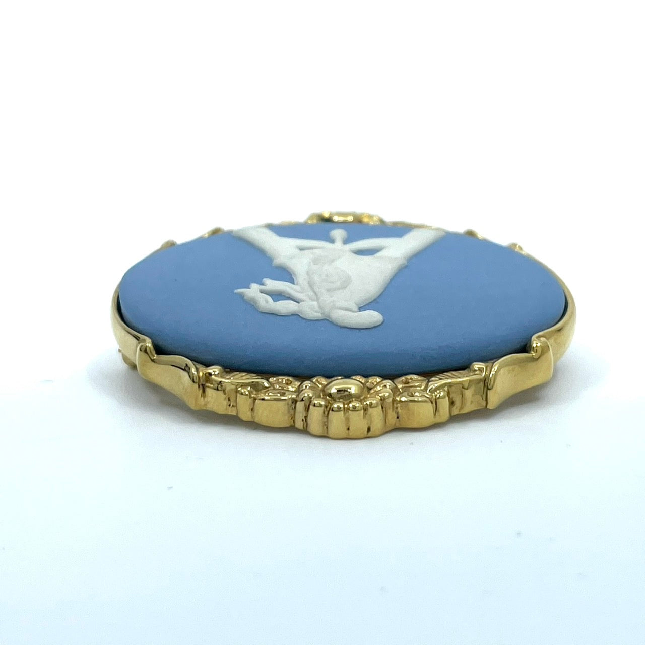 美品 WEDGWOOD ウェッジウッド ジャスパー ブルー ブローチ カメオ ゴールドフレーム ケース付き アクセサリー 正規品 I4