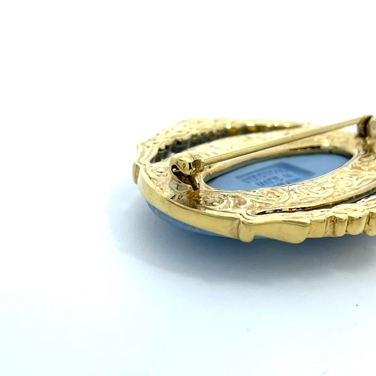 美品 WEDGWOOD ウェッジウッド ジャスパー ブルー ブローチ カメオ ゴールドフレーム ケース付き アクセサリー 正規品 I4