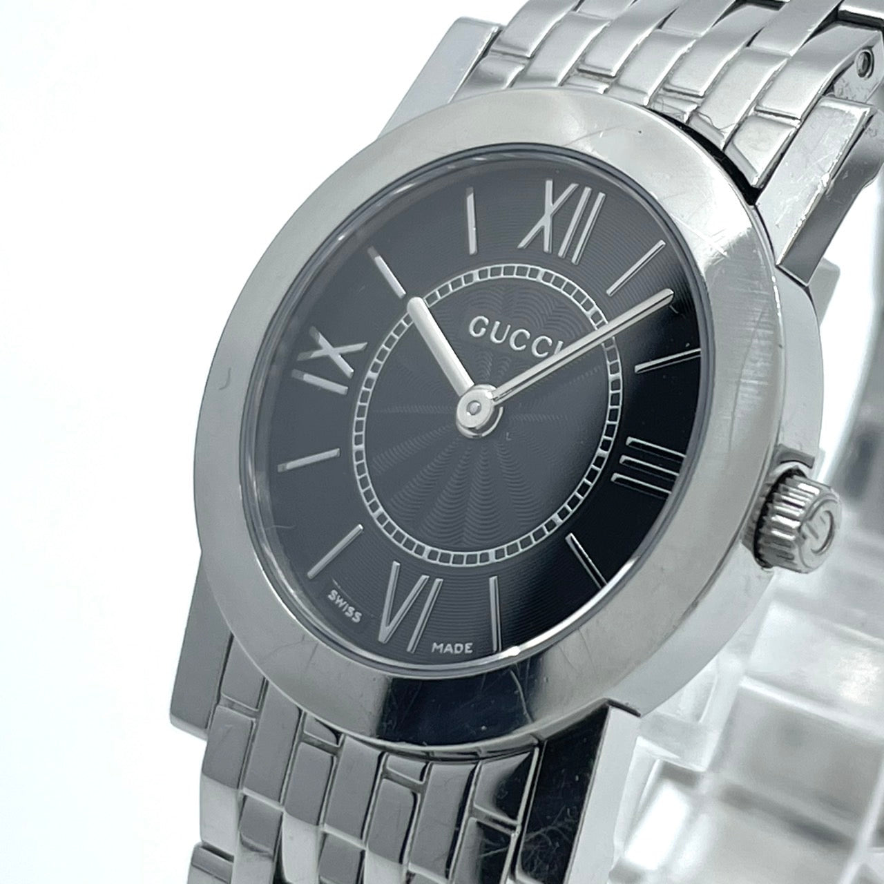 【電池交換済】GUCCI グッチ 5200L.1 レディース腕時計 クオーツ ブラック文字盤 ラウンド ローマンインデックス アナログ ドレスウォッチ エレガント クラシックデザイン ステンレススティール クリーニング済み G