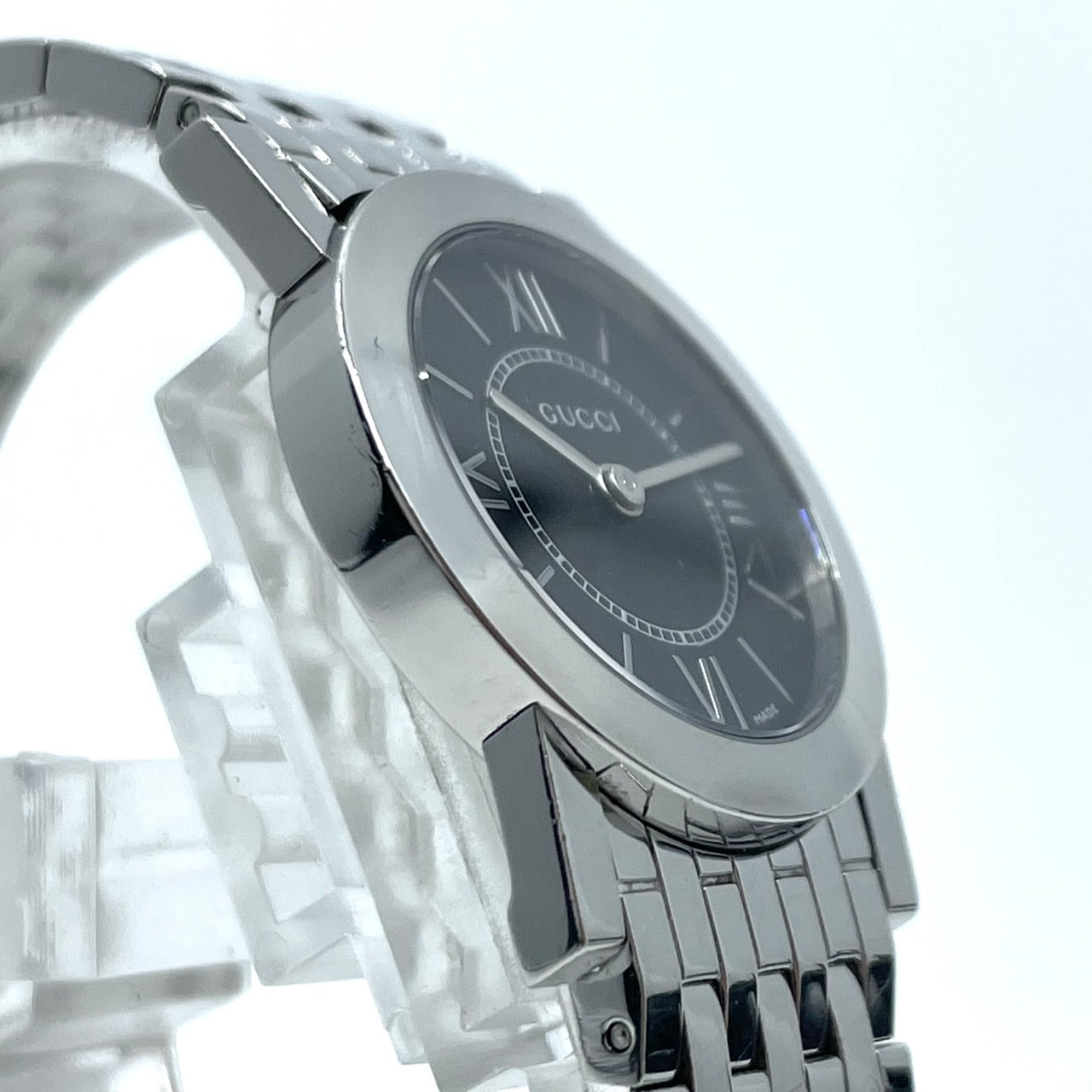 【電池交換済】GUCCI グッチ 5200L.1 レディース腕時計 クオーツ ブラック文字盤 ラウンド ローマンインデックス アナログ ドレスウォッチ エレガント クラシックデザイン ステンレススティール クリーニング済み G