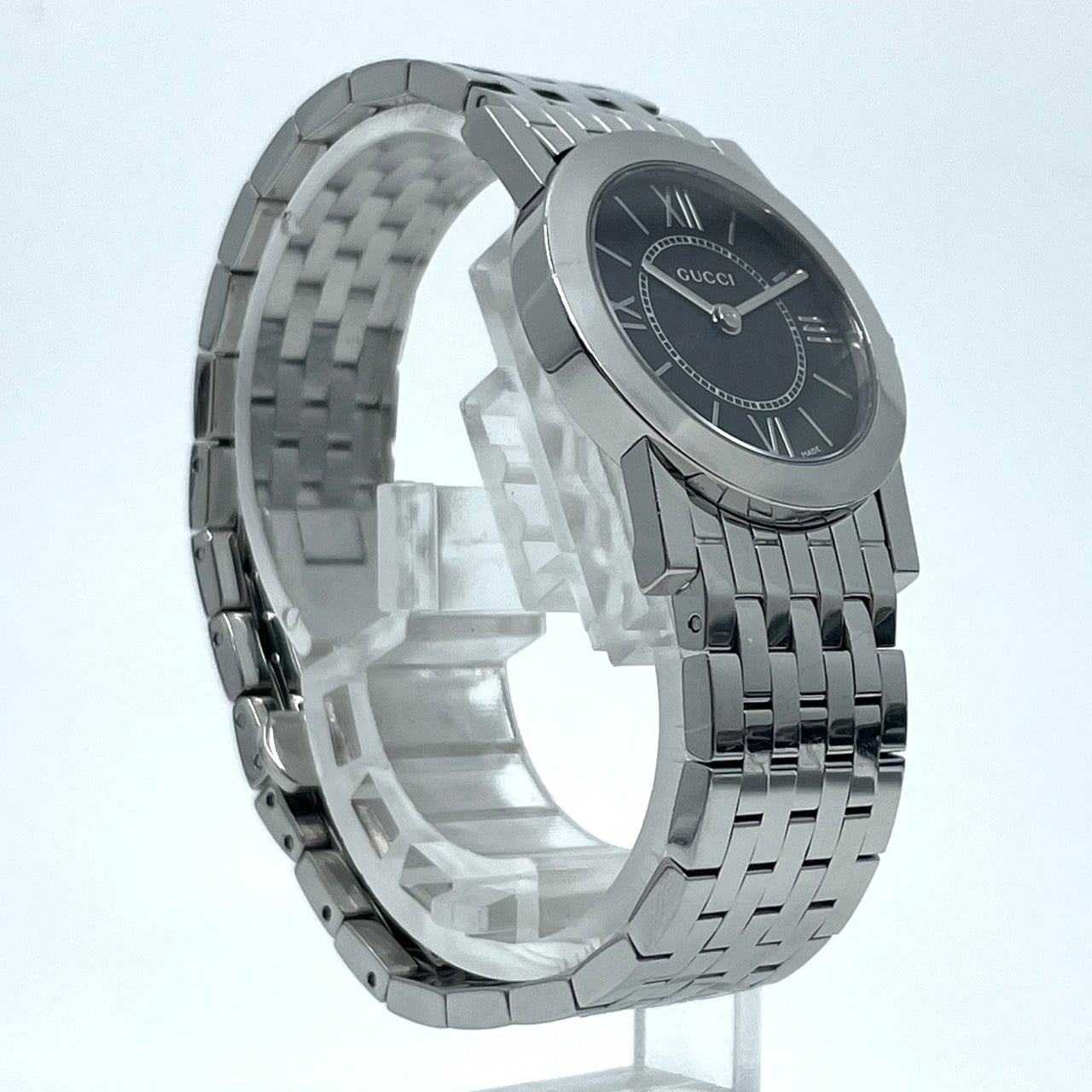【電池交換済】GUCCI グッチ 5200L.1 レディース腕時計 クオーツ ブラック文字盤 ラウンド ローマンインデックス アナログ ドレスウォッチ エレガント クラシックデザイン ステンレススティール クリーニング済み G