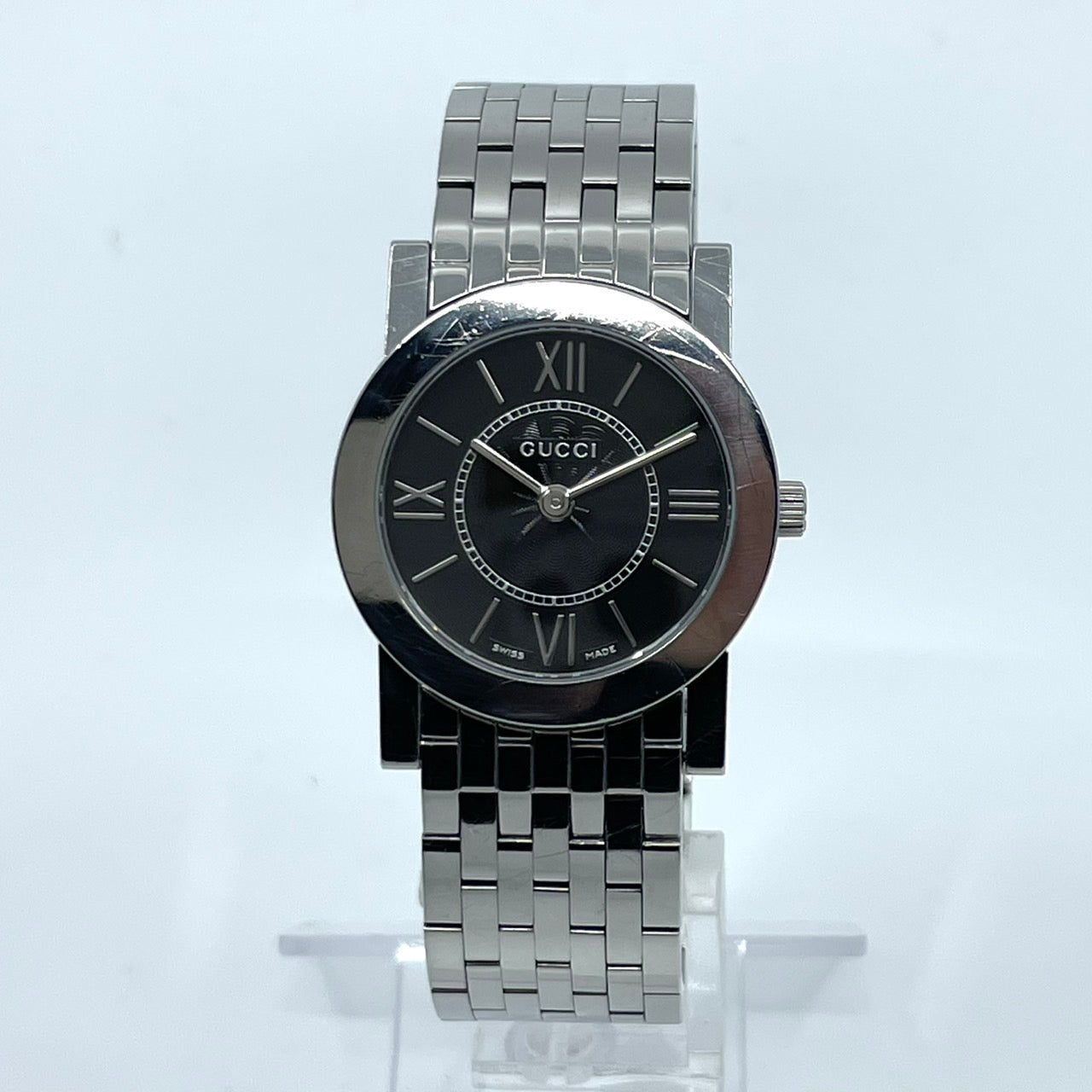 【電池交換済】GUCCI グッチ 5200L.1 レディース腕時計 クオーツ ブラック文字盤 ラウンド ローマンインデックス アナログ ドレスウォッチ エレガント クラシックデザイン ステンレススティール クリーニング済み G