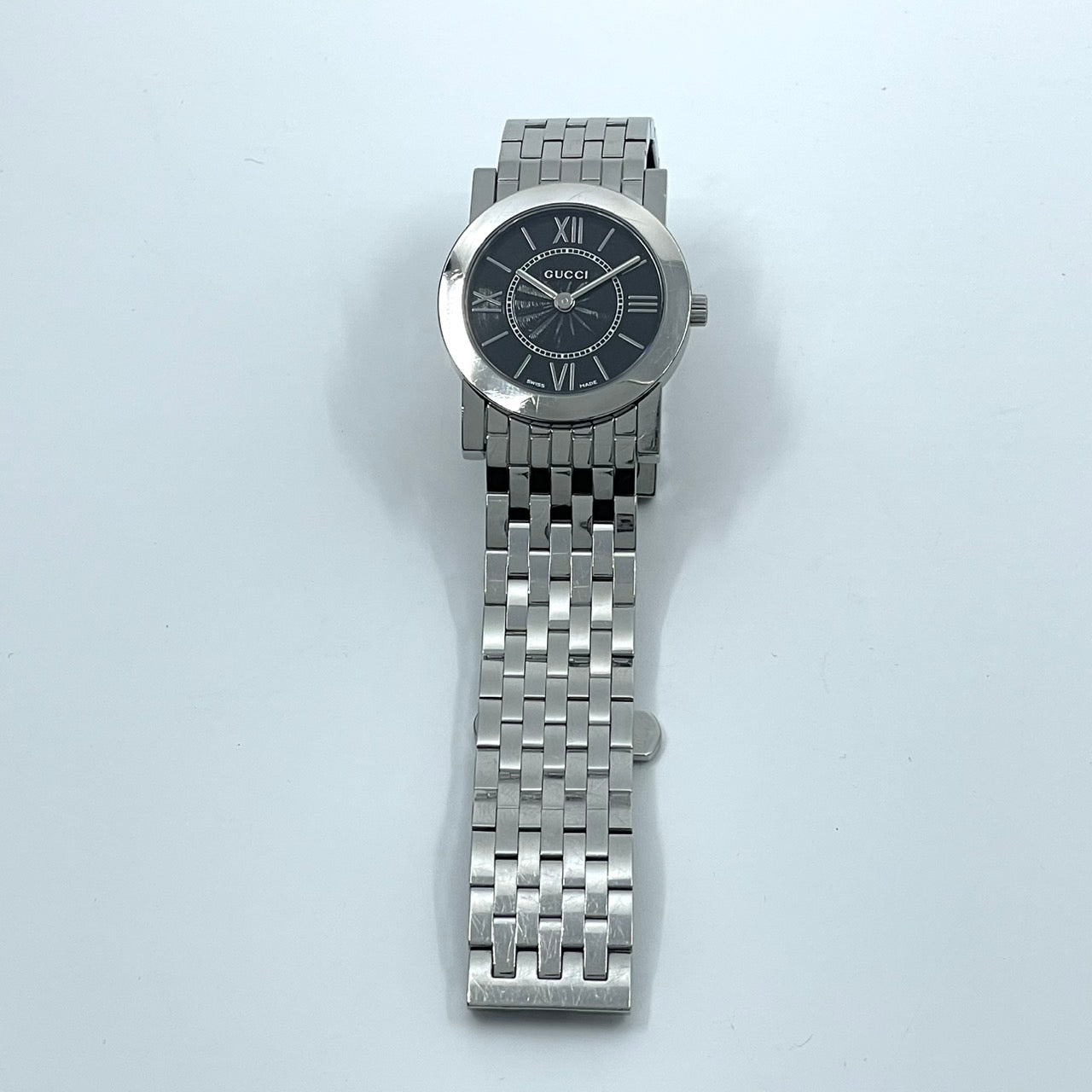 【電池交換済】GUCCI グッチ 5200L.1 レディース腕時計 クオーツ ブラック文字盤 ラウンド ローマンインデックス アナログ ドレスウォッチ エレガント クラシックデザイン ステンレススティール クリーニング済み G