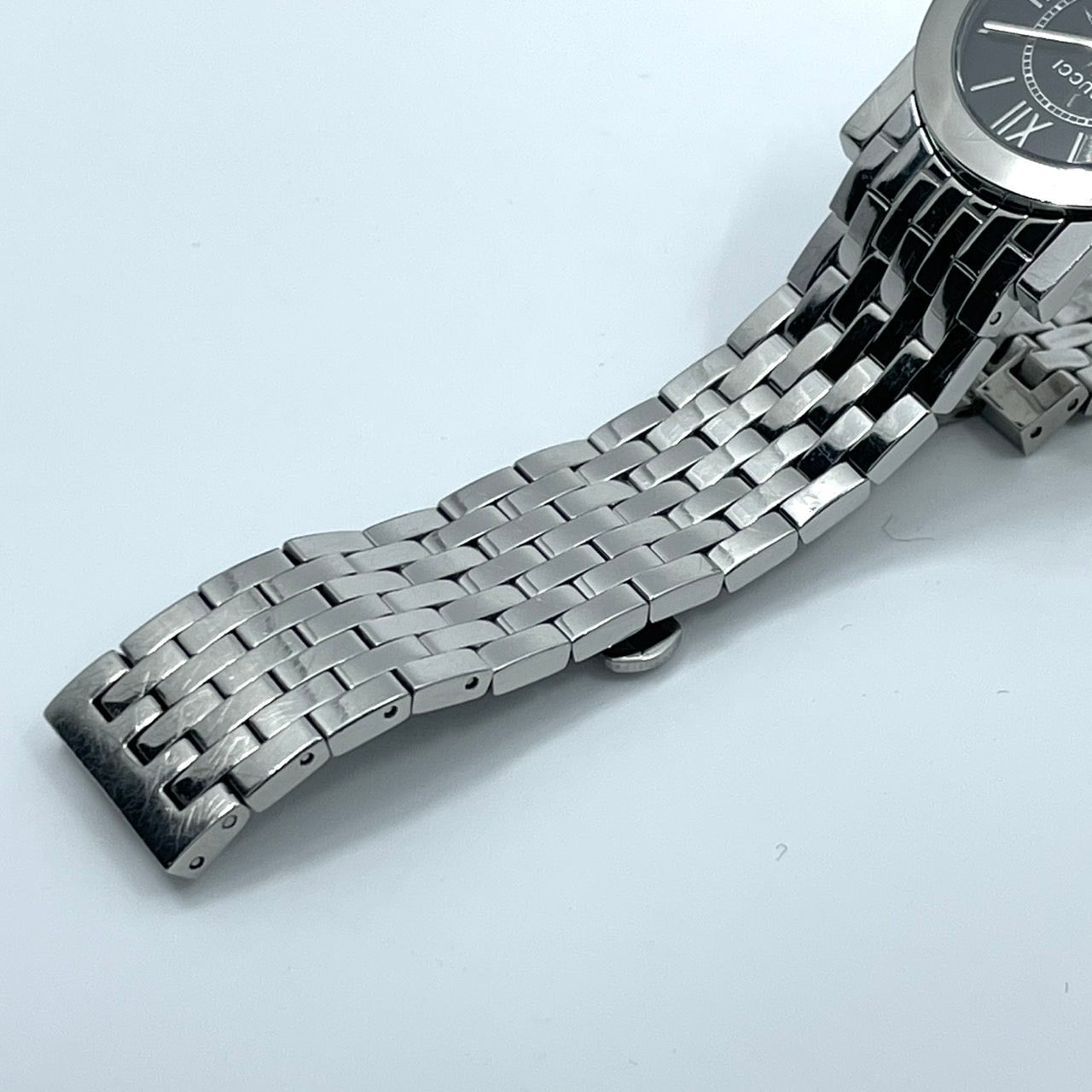 【電池交換済】GUCCI グッチ 5200L.1 レディース腕時計 クオーツ ブラック文字盤 ラウンド ローマンインデックス アナログ ドレスウォッチ エレガント クラシックデザイン ステンレススティール クリーニング済み G