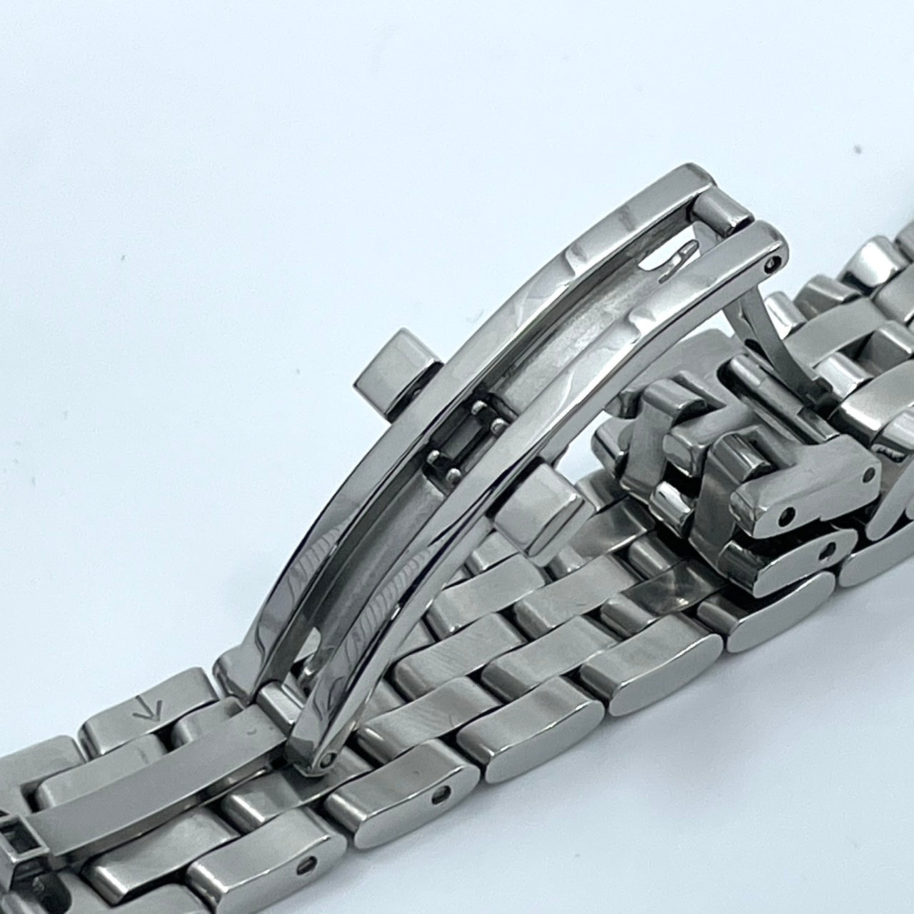 【電池交換済】GUCCI グッチ 5500L レディース腕時計 ブラック文字盤 デイト クオーツ ラウンド ローマンインデックス アナログ ドレスウォッチ エレガント クラシックデザイン ステンレス クリーニング済み G