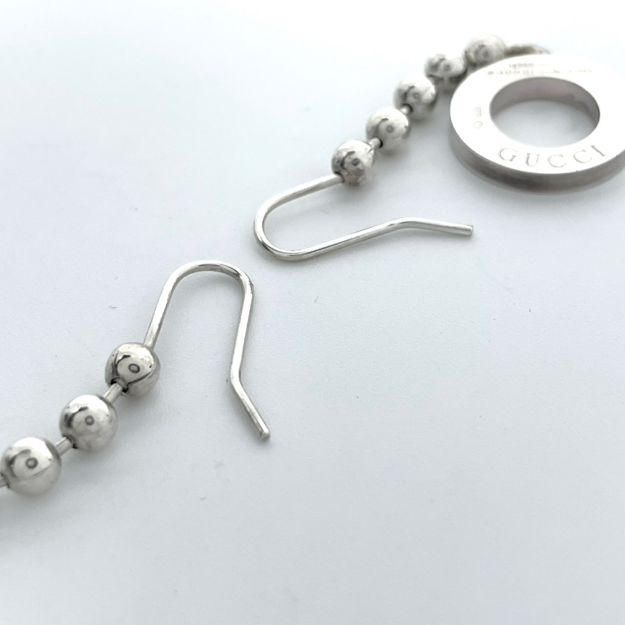 極美品 GUCCI グッチ ピアス ロゴ サークル ボールチェーン シルバー SV925 フック アクセサリー ジュエリー 箱付き レディース I3