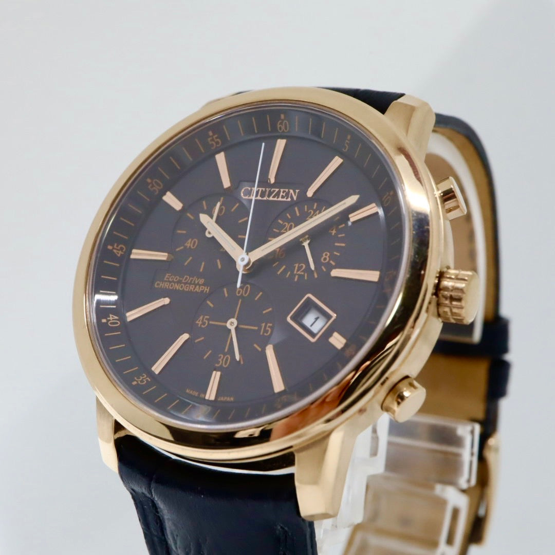 【新品同様/稼働品】CITIZEN シチズン 腕時計 エコドライブ クロノグラフ GN-4W-S メンズ アナログ ラウンド ゴールド ブラック文字盤 レザーベルト ソーラー充電 デイト表示 日本製 エレガント ビジネスウォッチ 高級感 クリーニング済み G