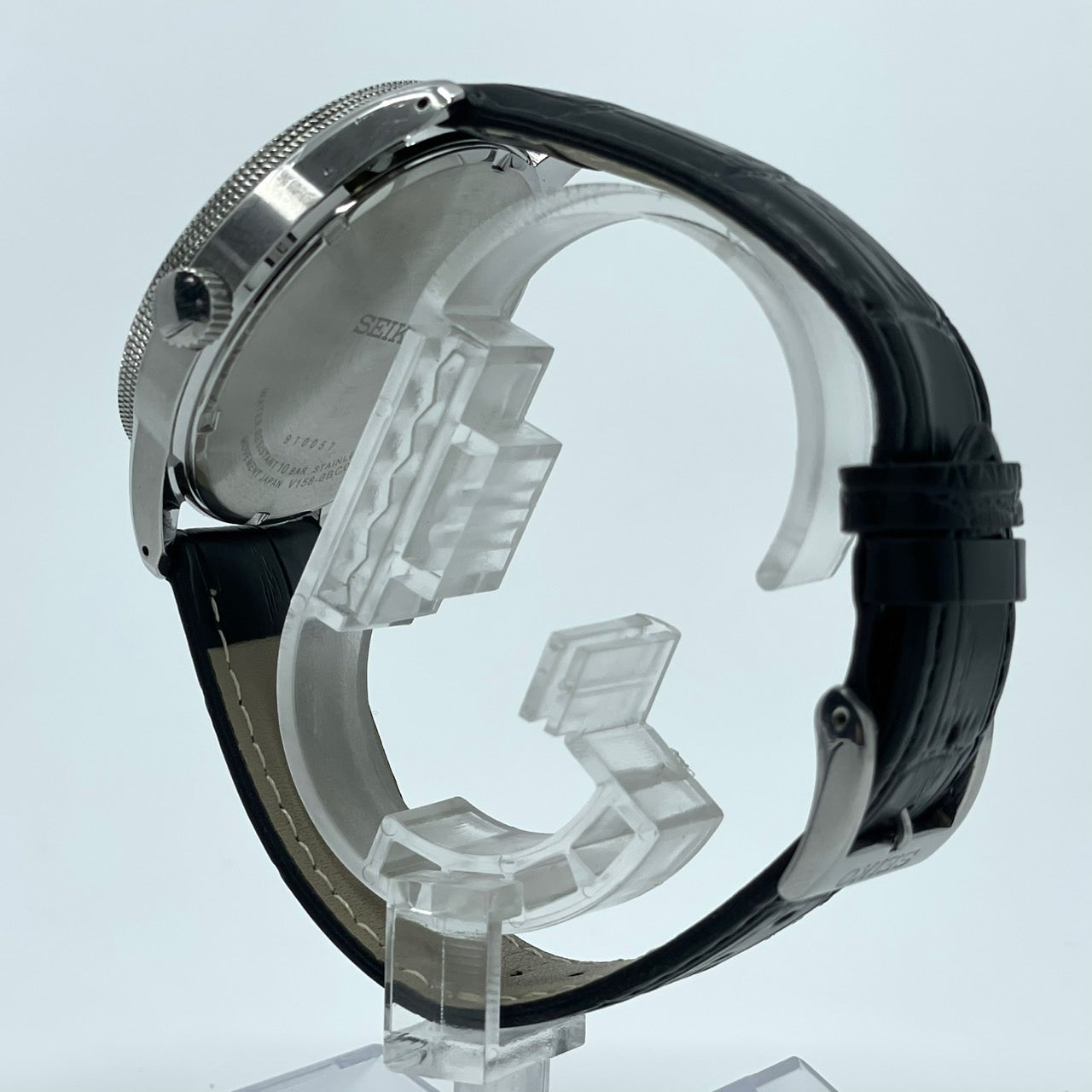 【新品ベルト交換済/稼働品】SEIKO セイコー 腕時計 V158-0BC0 メンズ ソーラー アナログ ラウンド グリーン文字盤 100M防水 デイデイト表示 シルバーケース ブラックレザーベルト(社外品) カジュアル ビジネス クリーニング済み G5