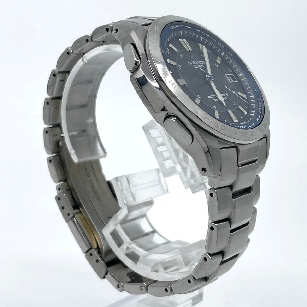 【稼働品／美品】カシオ オシアナス 腕時計 OCW-T100 メンズ 電波ソーラー チタンモデル タフソーラー MULTI BAND 6 アナログ デイト カレンダー シルバー ネイビー文字盤 ブルーベゼル ビジネス 高機能 箱付き クリーニング済み G