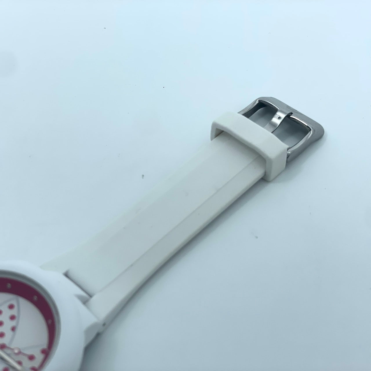 【電池交換済】アディダス 腕時計 ADH3051 ユニセックス クオーツ アナログ ラウンド ホワイト レッド ドット柄 ポップ トレフォイル ビッグロゴ ストリート カジュアル ファッションウォッチ スポーツウォッチ クリーニング済み G