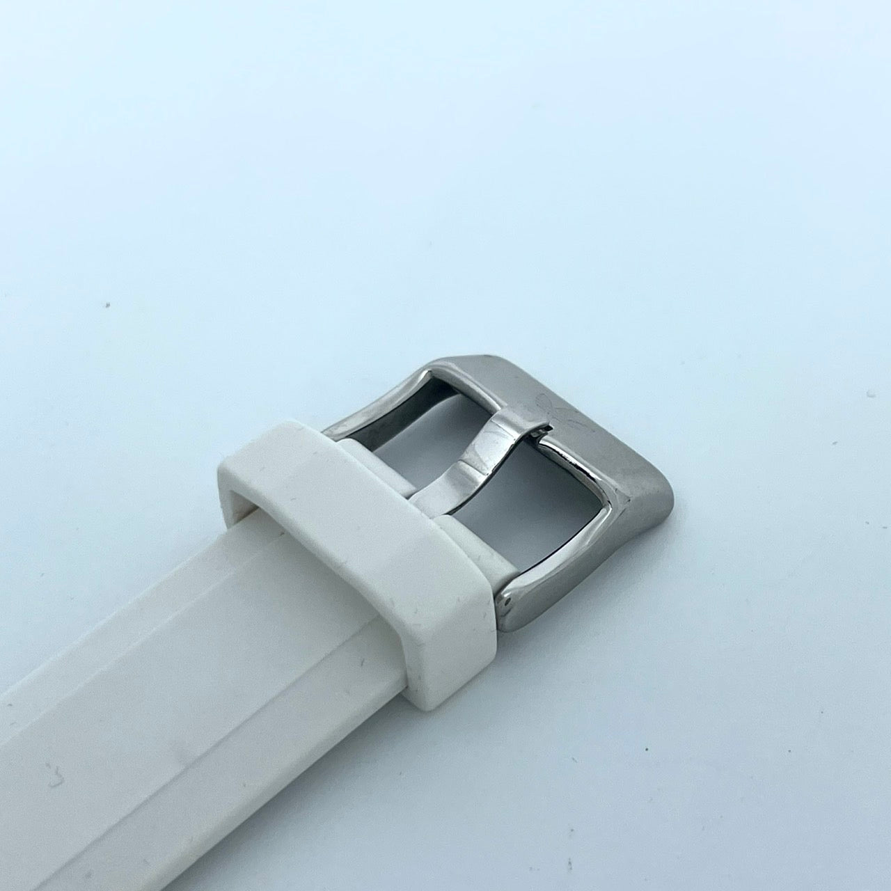 【電池交換済】アディダス 腕時計 ADH3051 ユニセックス クオーツ アナログ ラウンド ホワイト レッド ドット柄 ポップ トレフォイル ビッグロゴ ストリート カジュアル ファッションウォッチ スポーツウォッチ クリーニング済み G