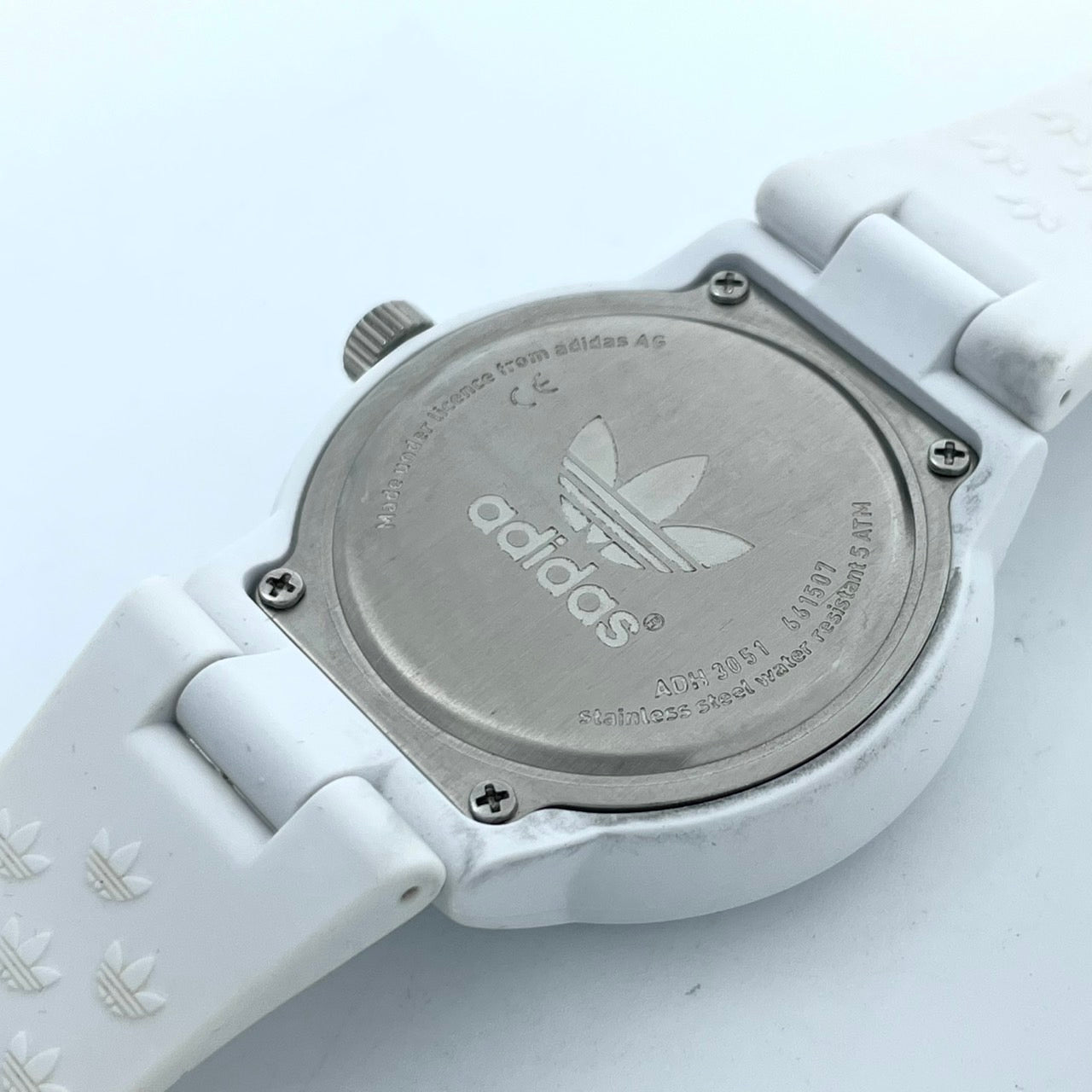 【電池交換済】アディダス 腕時計 ADH3051 ユニセックス クオーツ アナログ ラウンド ホワイト レッド ドット柄 ポップ トレフォイル ビッグロゴ ストリート カジュアル ファッションウォッチ スポーツウォッチ クリーニング済み G