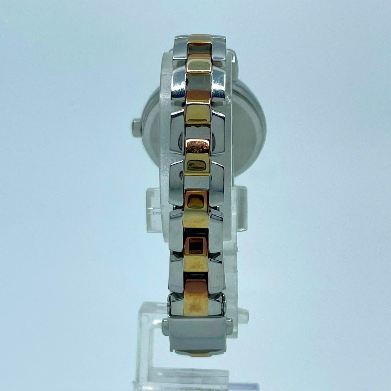 【稼働品／美品】セイコー 腕時計 1B21-0AK0 レディース 電波ソーラー ピンク文字盤 リボン柄 シルバー ゴールド コンビカラー アナログ ラウンド フェミニン エレガント かわいい ビジネス オフィス クリーニング済み G5