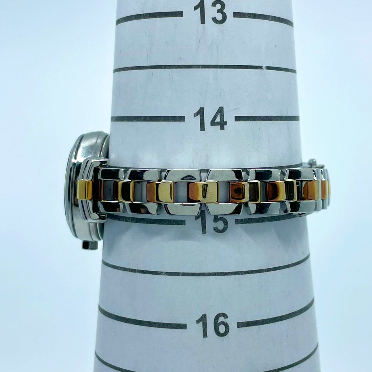 【稼働品／美品】セイコー 腕時計 1B21-0AK0 レディース 電波ソーラー ピンク文字盤 リボン柄 シルバー ゴールド コンビカラー アナログ ラウンド フェミニン エレガント かわいい ビジネス オフィス クリーニング済み G5