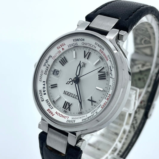 【稼働品】シチズン xC クロスシー 腕時計 GN-4W-S レディース エコドライブ 電波時計 ワールドタイム デイト シルバー 白文字盤 黒レザーベルト ローマ数字 アナログ エレガント ビジネス オフィス クリーニング済み G5