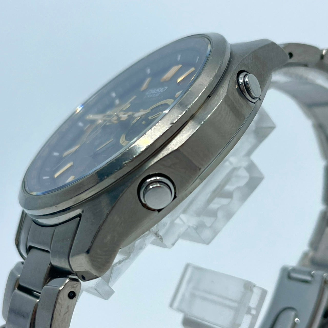 CASIO カシオ リニエージ 腕時計 LIW-M610TDS メンズ 電波ソーラー チタン MULTI BAND 6 タフソーラー クロノグラフ ワールドタイム 黒文字盤 ゴールドアクセント 高機能 サファイアガラス クリーニング済み G5
