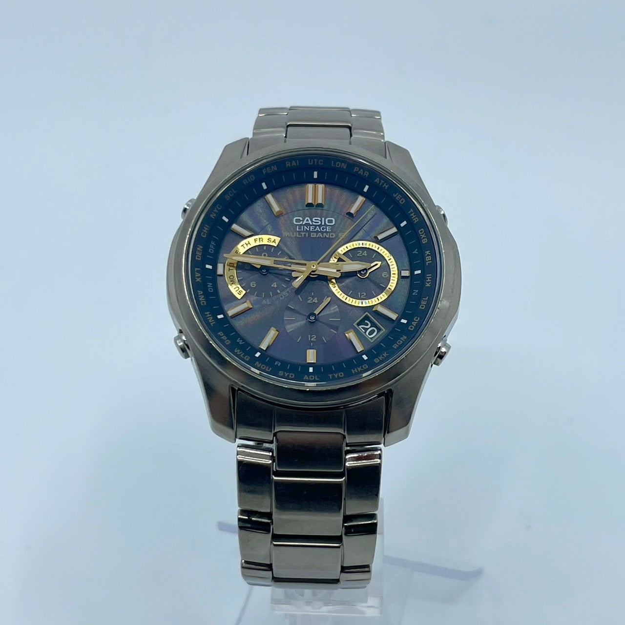 CASIO カシオ リニエージ 腕時計 LIW-M610TDS メンズ 電波ソーラー チタン MULTI BAND 6 タフソーラー クロノグラフ ワールドタイム 黒文字盤 ゴールドアクセント 高機能 サファイアガラス クリーニング済み G5