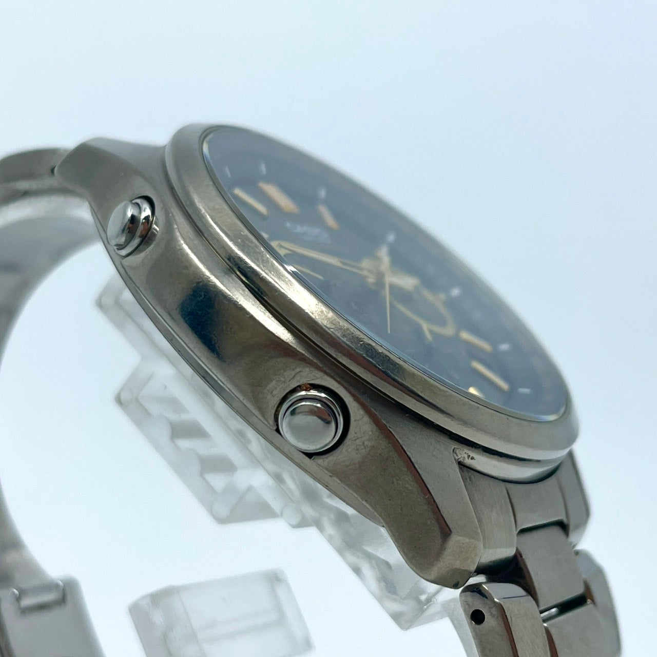 CASIO カシオ リニエージ 腕時計 LIW-M610TDS メンズ 電波ソーラー チタン MULTI BAND 6 タフソーラー クロノグラフ ワールドタイム 黒文字盤 ゴールドアクセント 高機能 サファイアガラス クリーニング済み G5