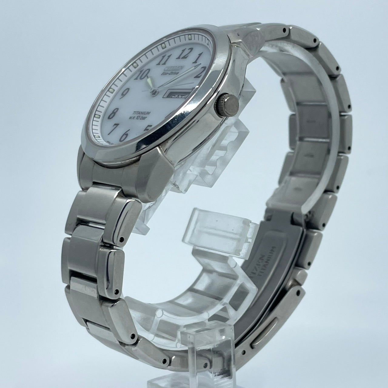 【稼働品／未使用級】シチズン 腕時計 GN-4W-S エコドライブ チタン メンズ アナログ デイデイト カレンダー 白文字盤 シルバー シンプル ビジネス カジュアル 軽量 高視認性 W.R. 10 BAR クリーニング済み G5