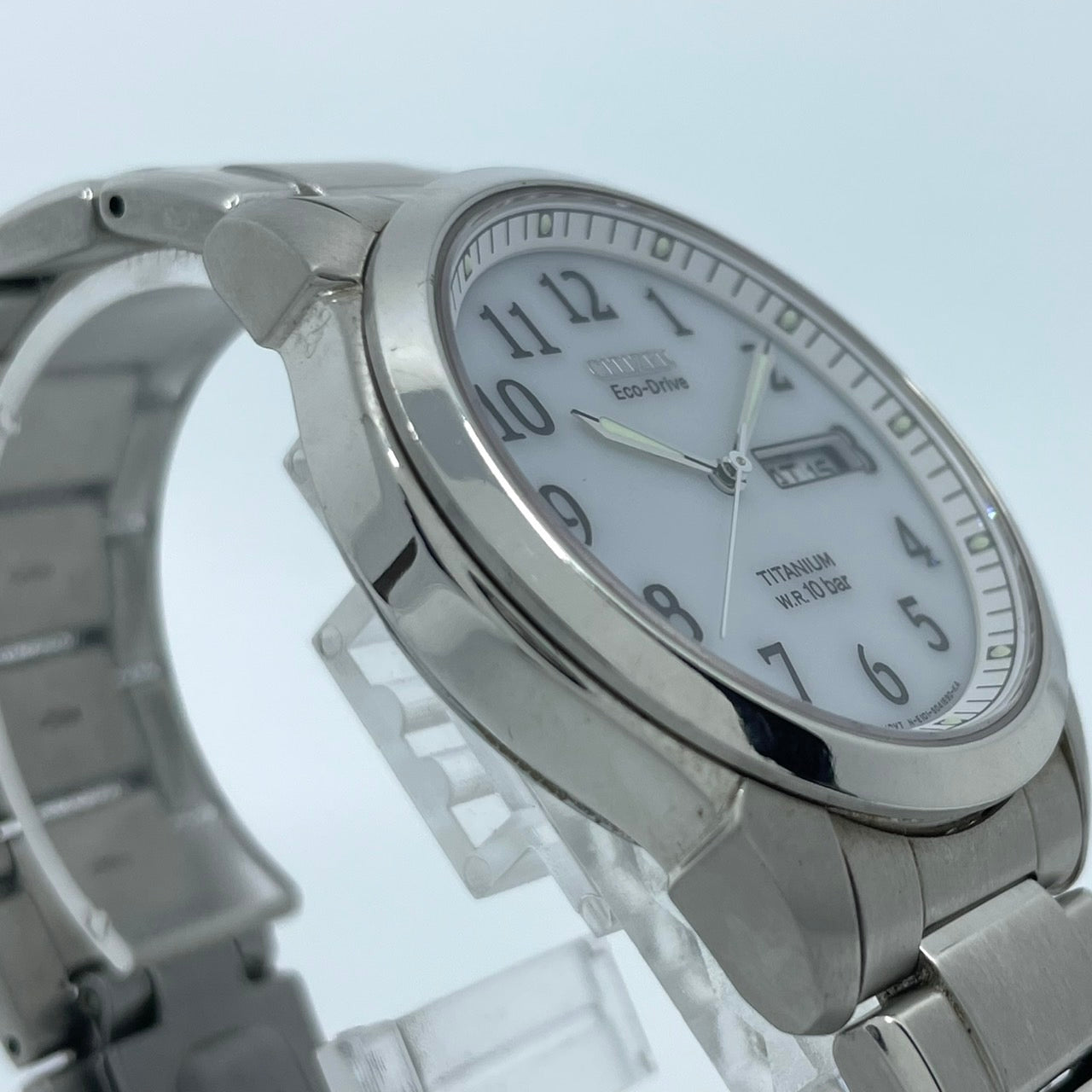 【稼働品／未使用級】シチズン 腕時計 GN-4W-S エコドライブ チタン メンズ アナログ デイデイト カレンダー 白文字盤 シルバー シンプル ビジネス カジュアル 軽量 高視認性 W.R. 10 BAR クリーニング済み G5