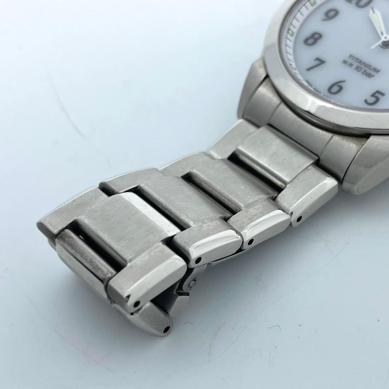 【稼働品／未使用級】シチズン 腕時計 GN-4W-S エコドライブ チタン メンズ アナログ デイデイト カレンダー 白文字盤 シルバー シンプル ビジネス カジュアル 軽量 高視認性 W.R. 10 BAR クリーニング済み G5