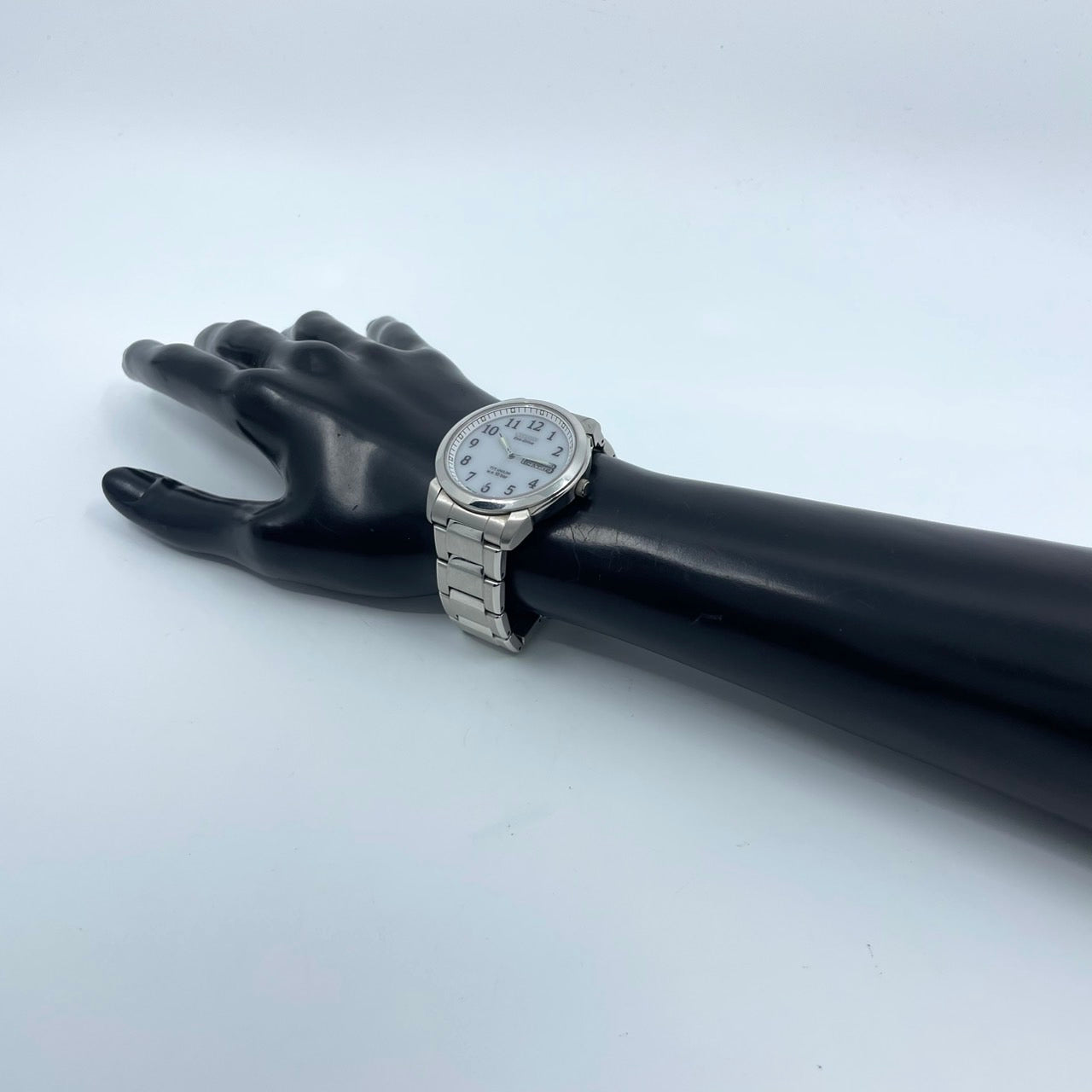 【稼働品／未使用級】シチズン 腕時計 GN-4W-S エコドライブ チタン メンズ アナログ デイデイト カレンダー 白文字盤 シルバー シンプル ビジネス カジュアル 軽量 高視認性 W.R. 10 BAR クリーニング済み G5