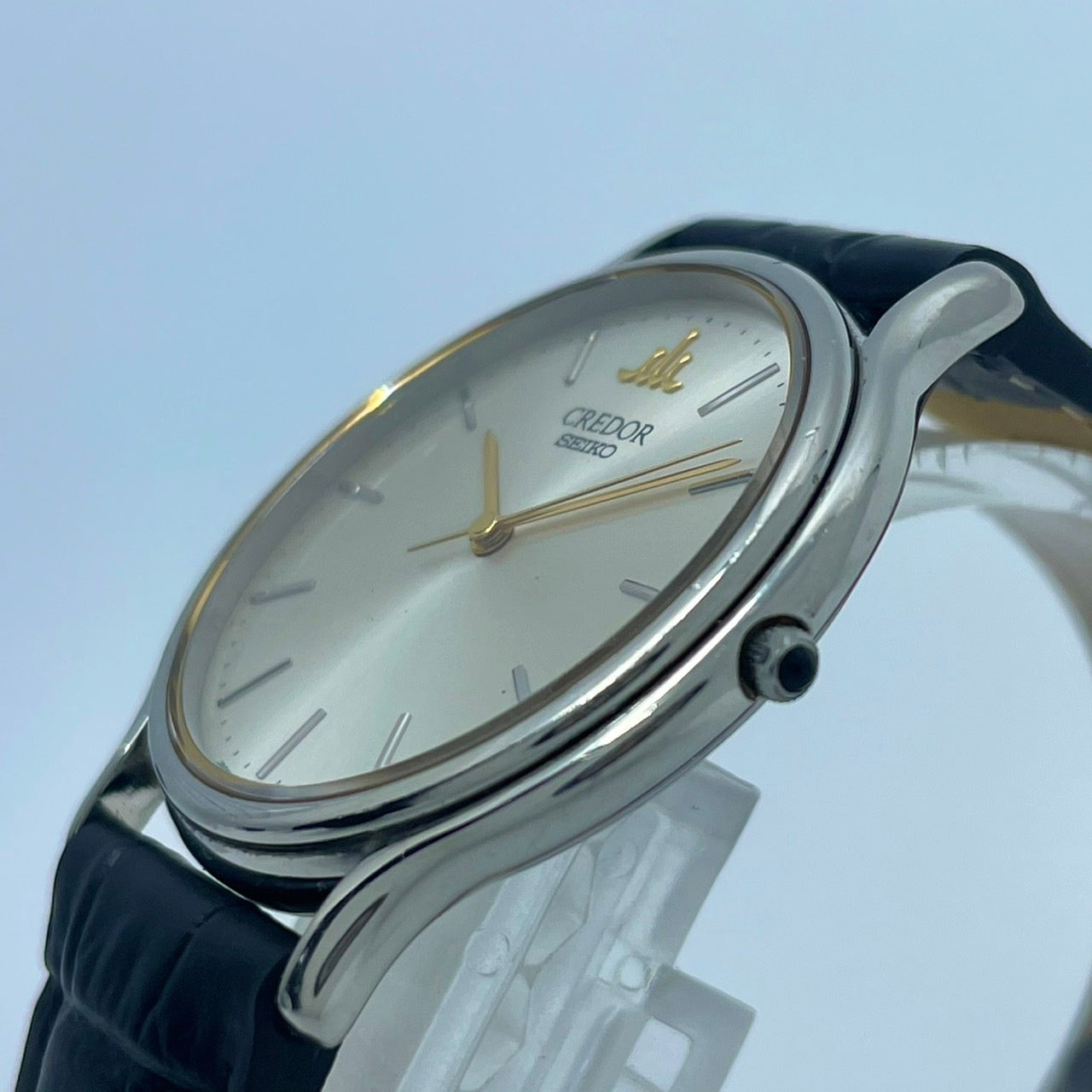 【極美品/電池交換済／新品ベルト交換(社外品)】 SEIKO セイコー CREDOR クレドール 腕時計 8J81-6A30 ユニセックス クオーツ シルバー文字盤 ゴールド針 ブラックレザー 薄型 ドレスウォッチ エレガント クラシック 高級時計 クリーニング済 G5