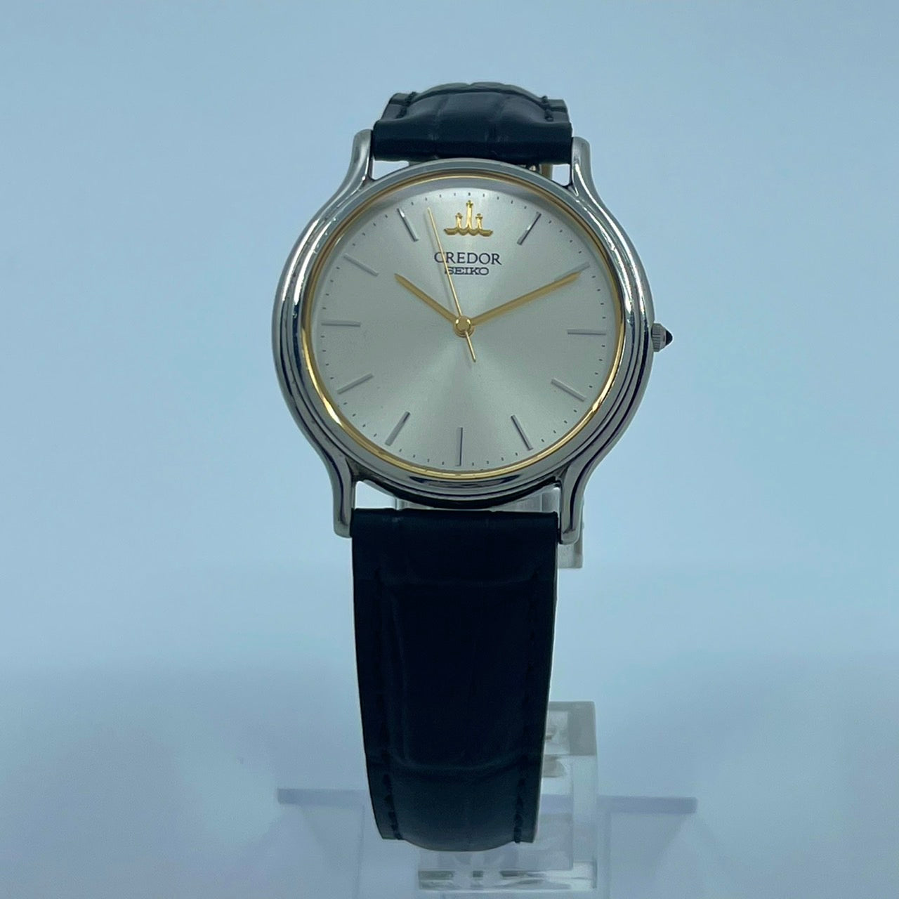 【極美品/電池交換済／新品ベルト交換(社外品)】 SEIKO セイコー CREDOR クレドール 腕時計 8J81-6A30 ユニセックス クオーツ シルバー文字盤 ゴールド針 ブラックレザー 薄型 ドレスウォッチ エレガント クラシック 高級時計 クリーニング済 G5