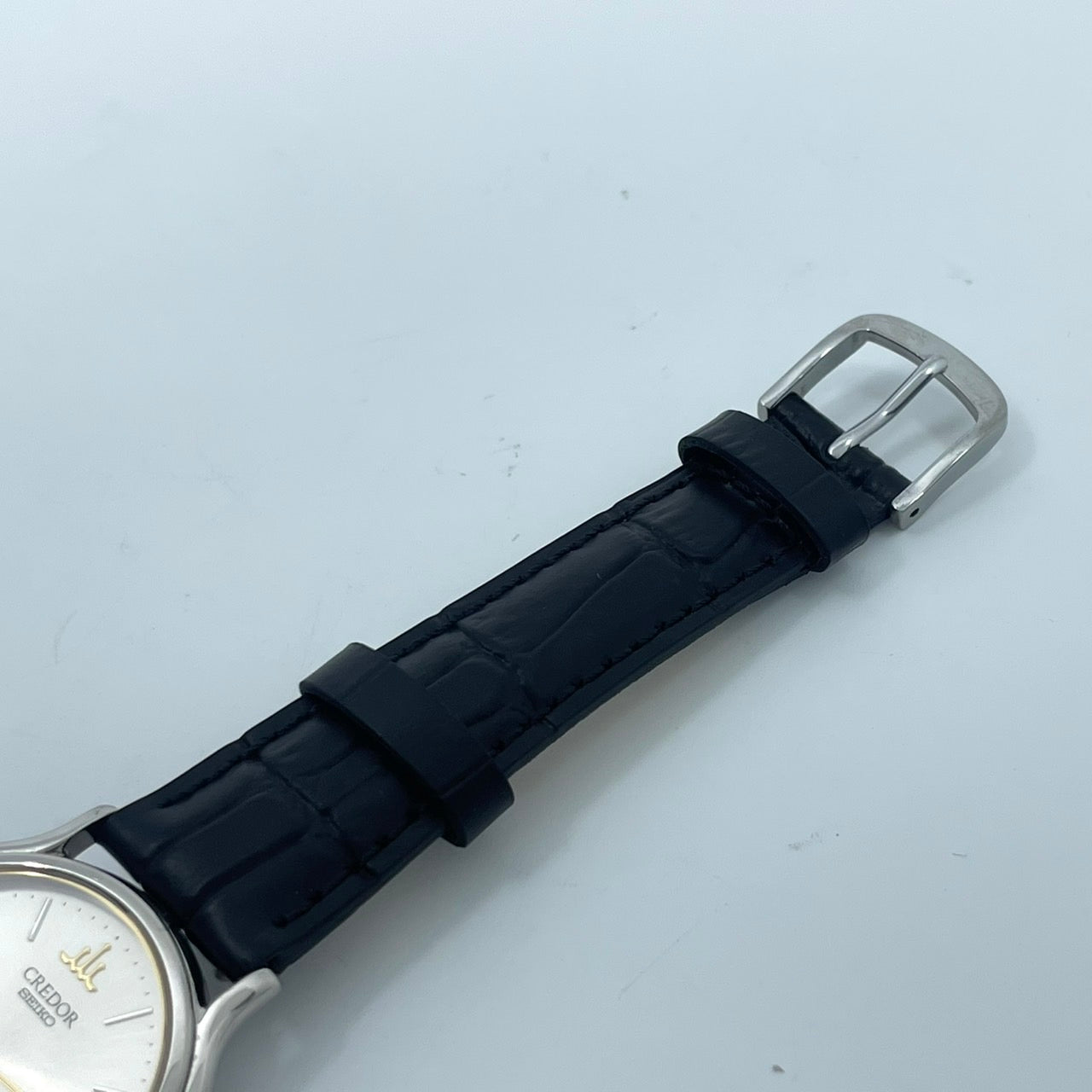 【極美品/電池交換済／新品ベルト交換(社外品)】 SEIKO セイコー CREDOR クレドール 腕時計 8J81-6A30 ユニセックス クオーツ シルバー文字盤 ゴールド針 ブラックレザー 薄型 ドレスウォッチ エレガント クラシック 高級時計 クリーニング済 G5