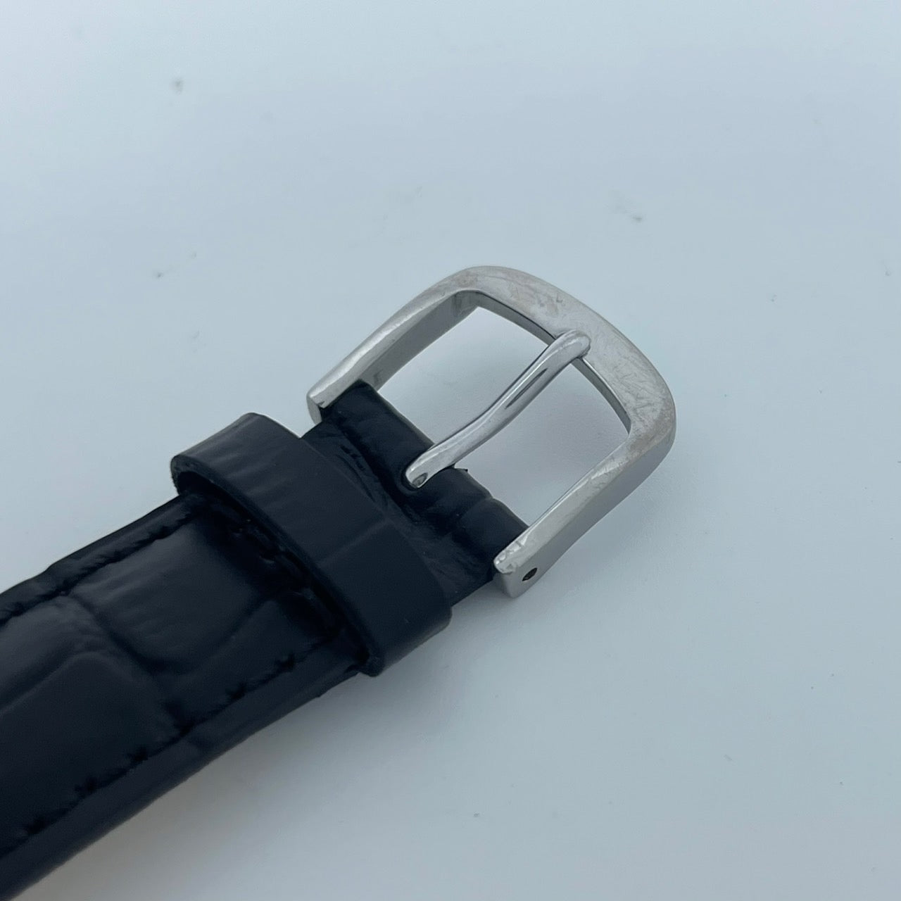 【極美品/電池交換済／新品ベルト交換(社外品)】 SEIKO セイコー CREDOR クレドール 腕時計 8J81-6A30 ユニセックス クオーツ シルバー文字盤 ゴールド針 ブラックレザー 薄型 ドレスウォッチ エレガント クラシック 高級時計 クリーニング済 G5