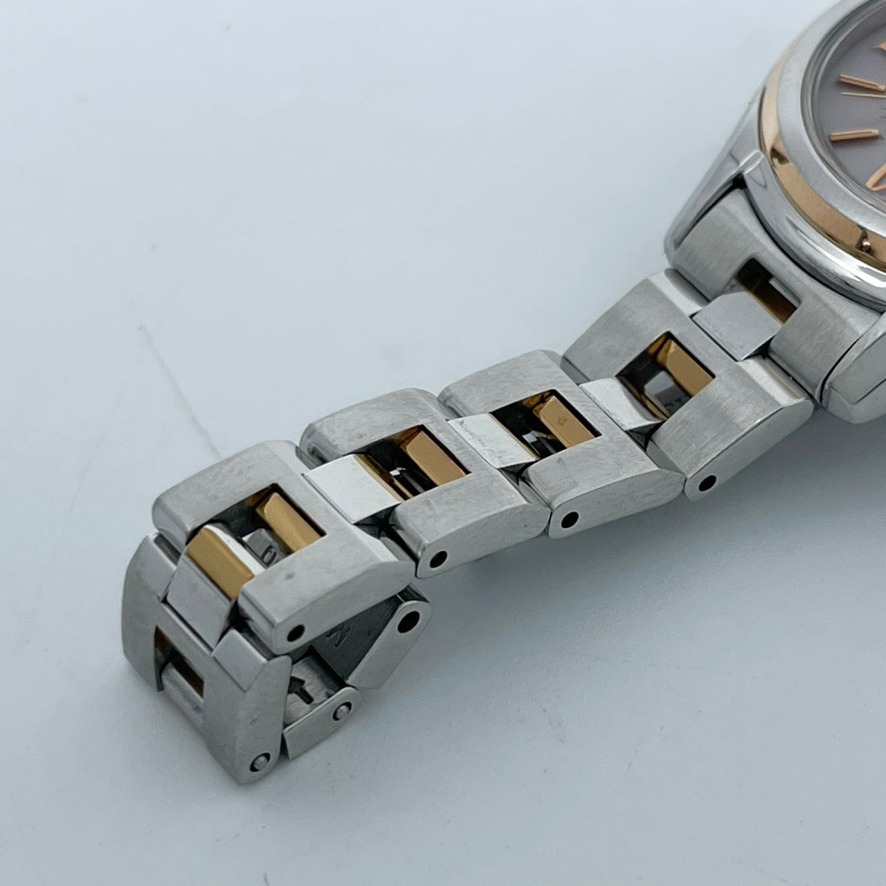 【稼働品／美品】セイコー ルキア 人気モデル 腕時計 1B22-0AS0 電波ソーラー レディース デイト ピンクゴールド コンビカラー ローマ数字 上品 エレガント ビジネス オフィス 高機能 洗練デザイン 手元華やか クリーニング済 G5