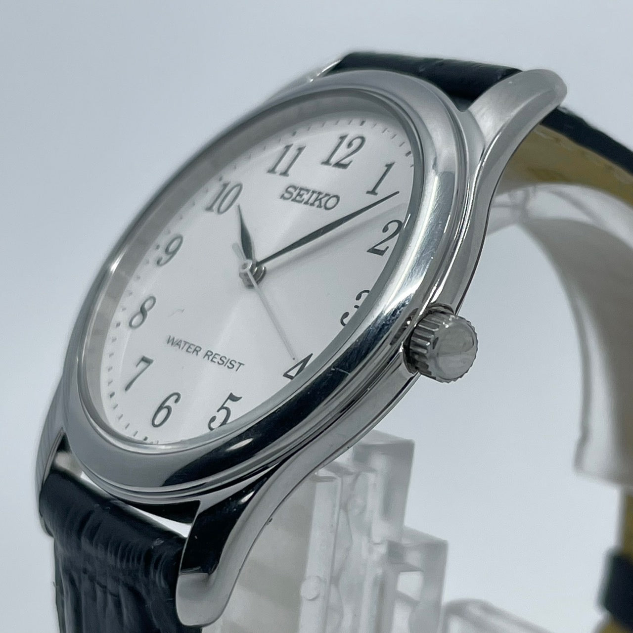 【電池交換済／新品ベルト(社外品)】美品 セイコー 腕時計 7N01-0EF0 メンズ クオーツ アナログ 白文字盤 黒レザー シンプルデザイン スタンダードモデル ビジネス カジュアル 薄型軽量 高視認性 オフィスに最適 クリーニング済 G5