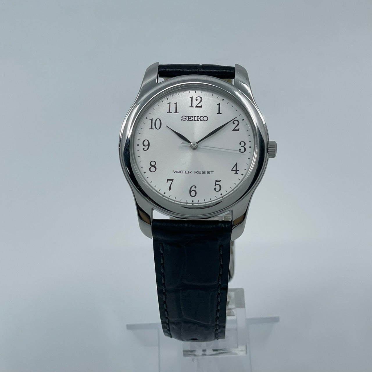 【電池交換済／新品ベルト(社外品)】美品 セイコー 腕時計 7N01-0EF0 メンズ クオーツ アナログ 白文字盤 黒レザー シンプルデザイン スタンダードモデル ビジネス カジュアル 薄型軽量 高視認性 オフィスに最適 クリーニング済 G5