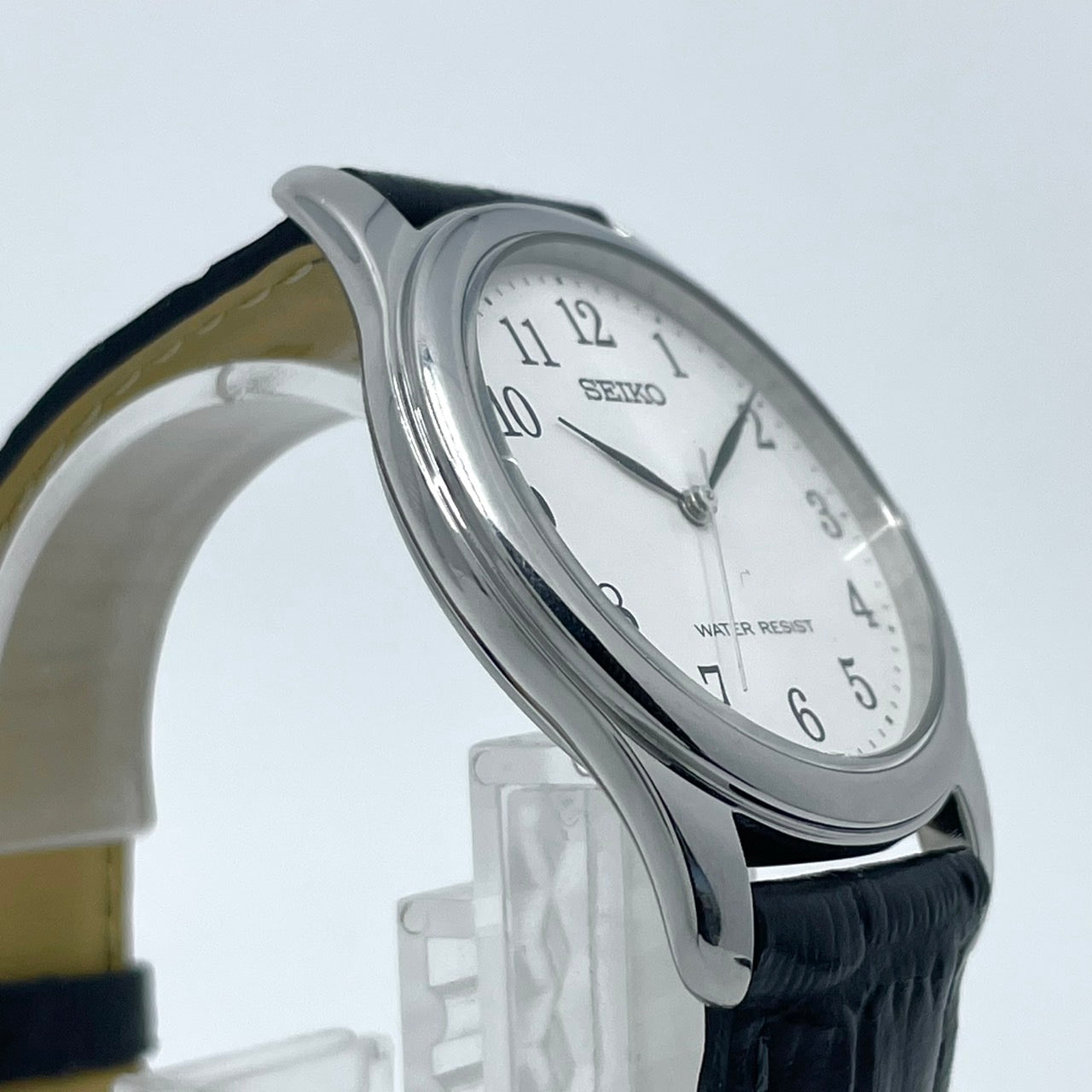 【電池交換済／新品ベルト(社外品)】美品 セイコー 腕時計 7N01-0EF0 メンズ クオーツ アナログ 白文字盤 黒レザー シンプルデザイン スタンダードモデル ビジネス カジュアル 薄型軽量 高視認性 オフィスに最適 クリーニング済 G5