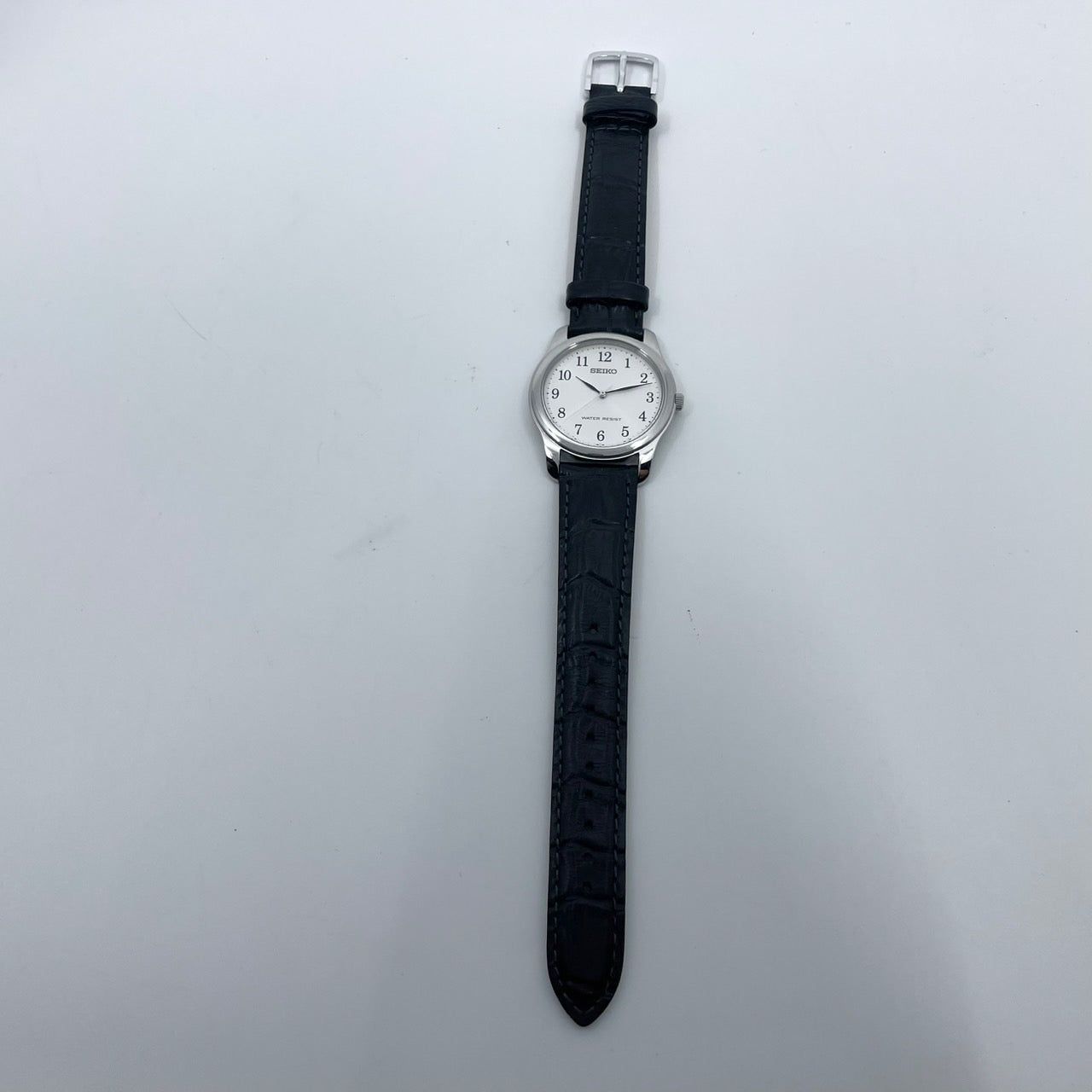 【電池交換済／新品ベルト(社外品)】美品 セイコー 腕時計 7N01-0EF0 メンズ クオーツ アナログ 白文字盤 黒レザー シンプルデザイン スタンダードモデル ビジネス カジュアル 薄型軽量 高視認性 オフィスに最適 クリーニング済 G5