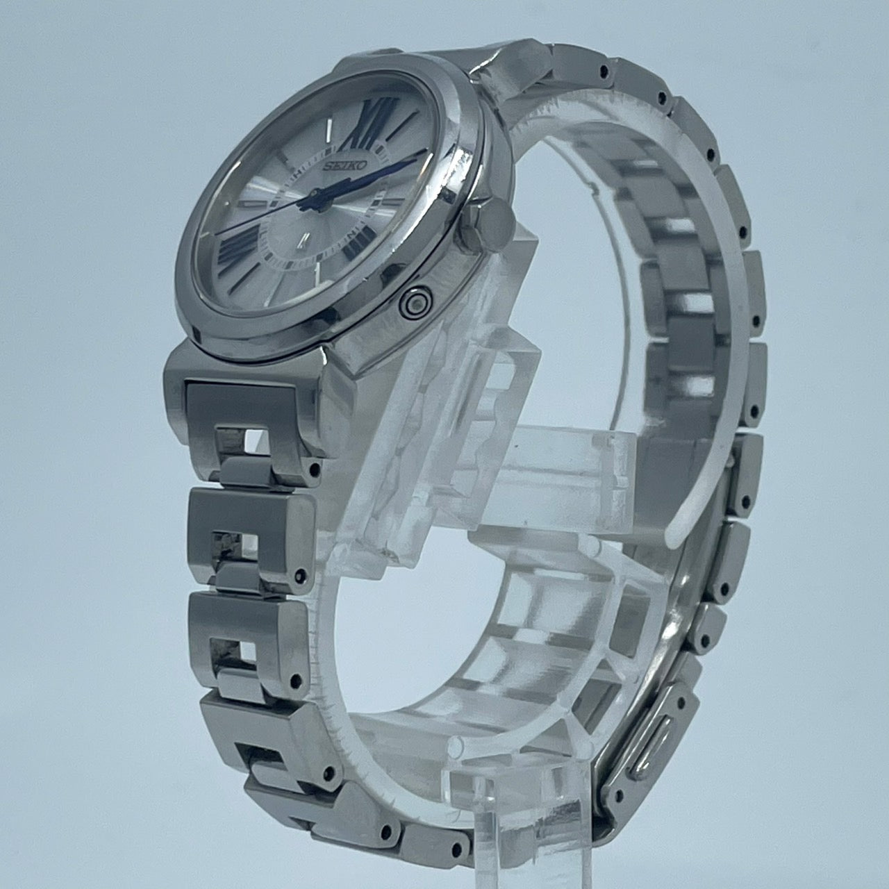 【稼働品】セイコー ルキア 人気モデル 腕時計 3B51-0AJ0 電波ソーラー レディース アナログ シルバー 白文字盤 ローマ数字 ブルー針 クール エレガント ビジネス オフィス 高機能 洗練デザイン スタイリッシュ クリーニング済 G5